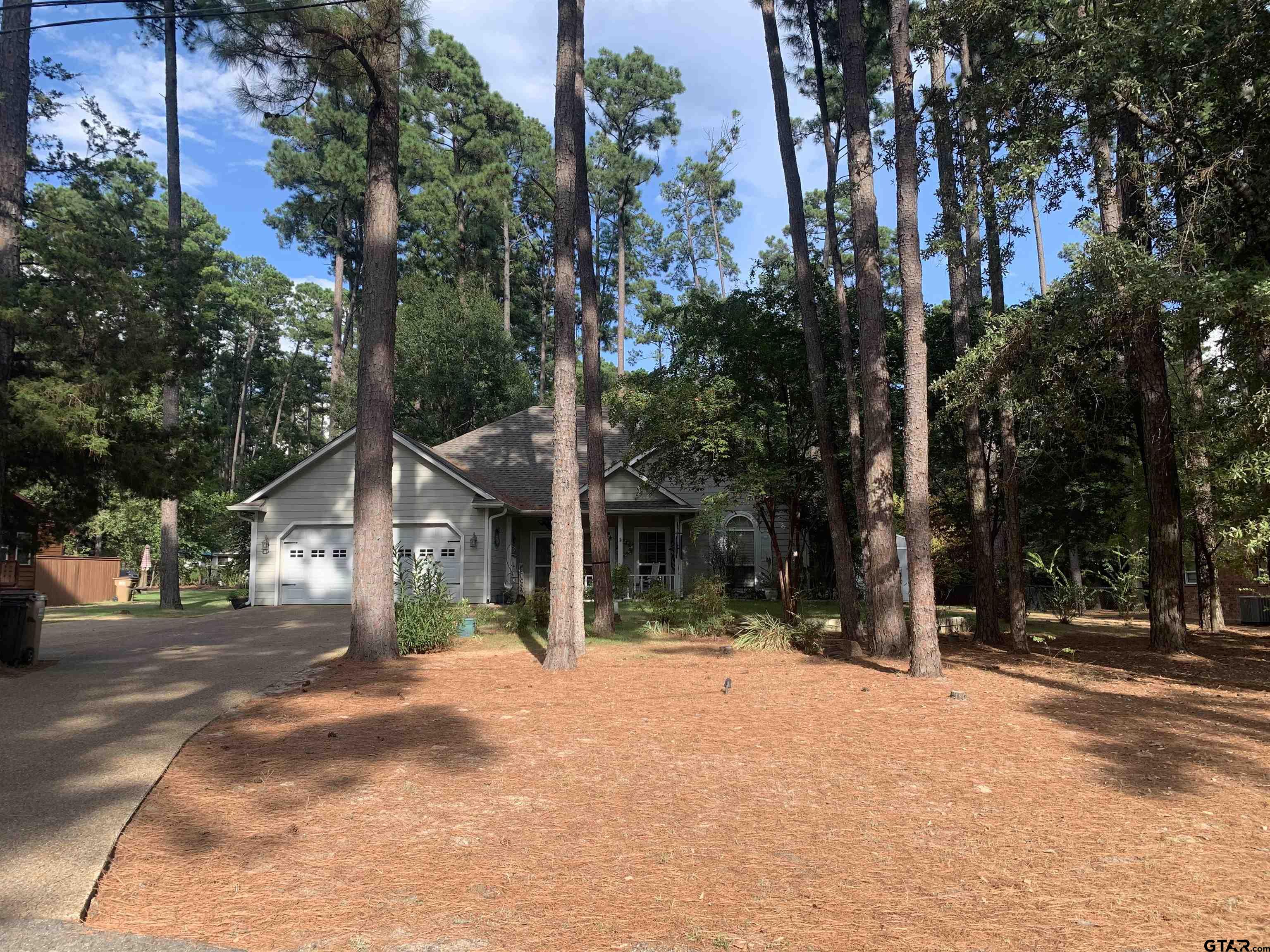 150 Pine Needle Glen Property Photo 1