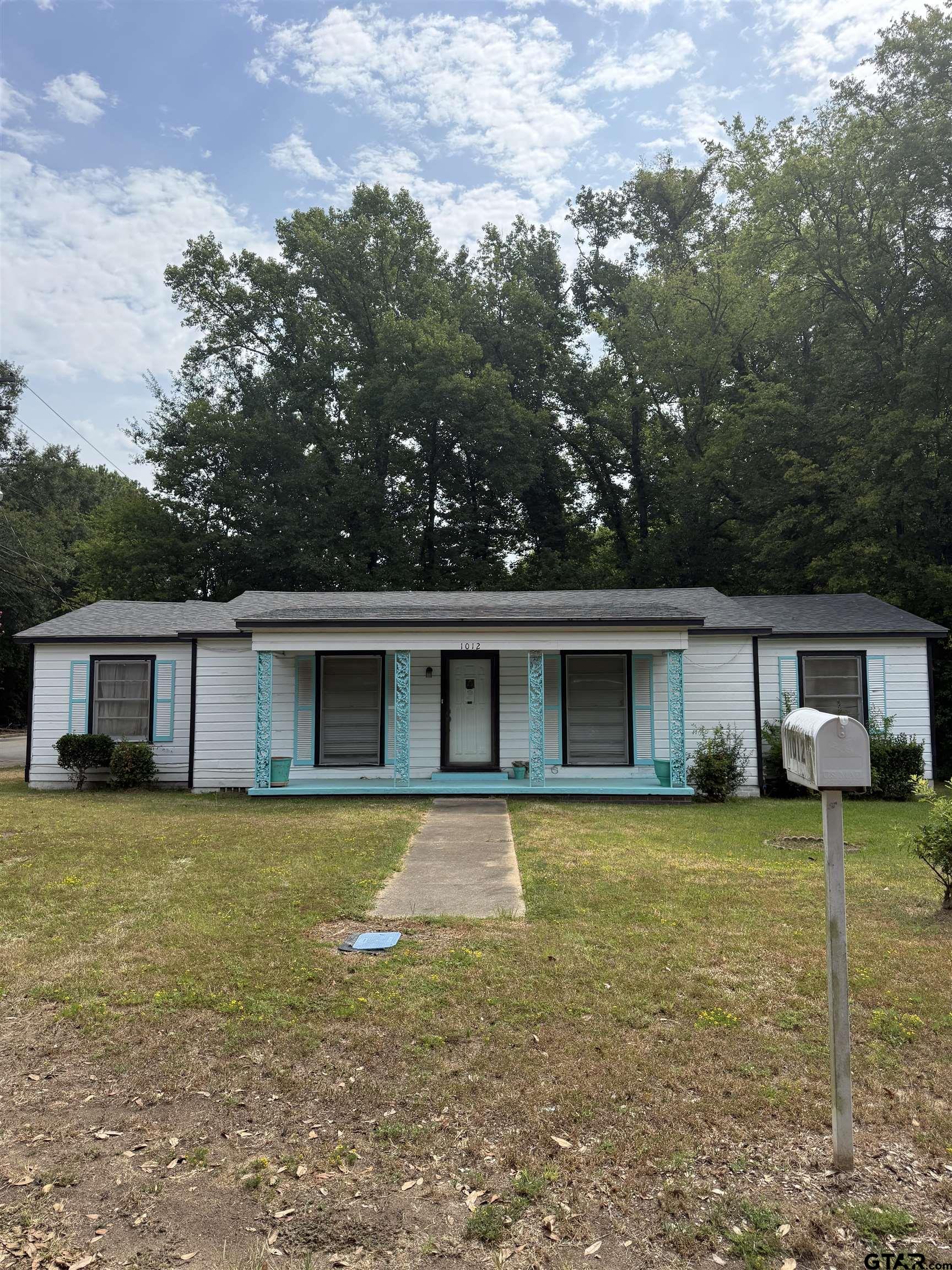 1012 Harmon Dr Property Photo 1
