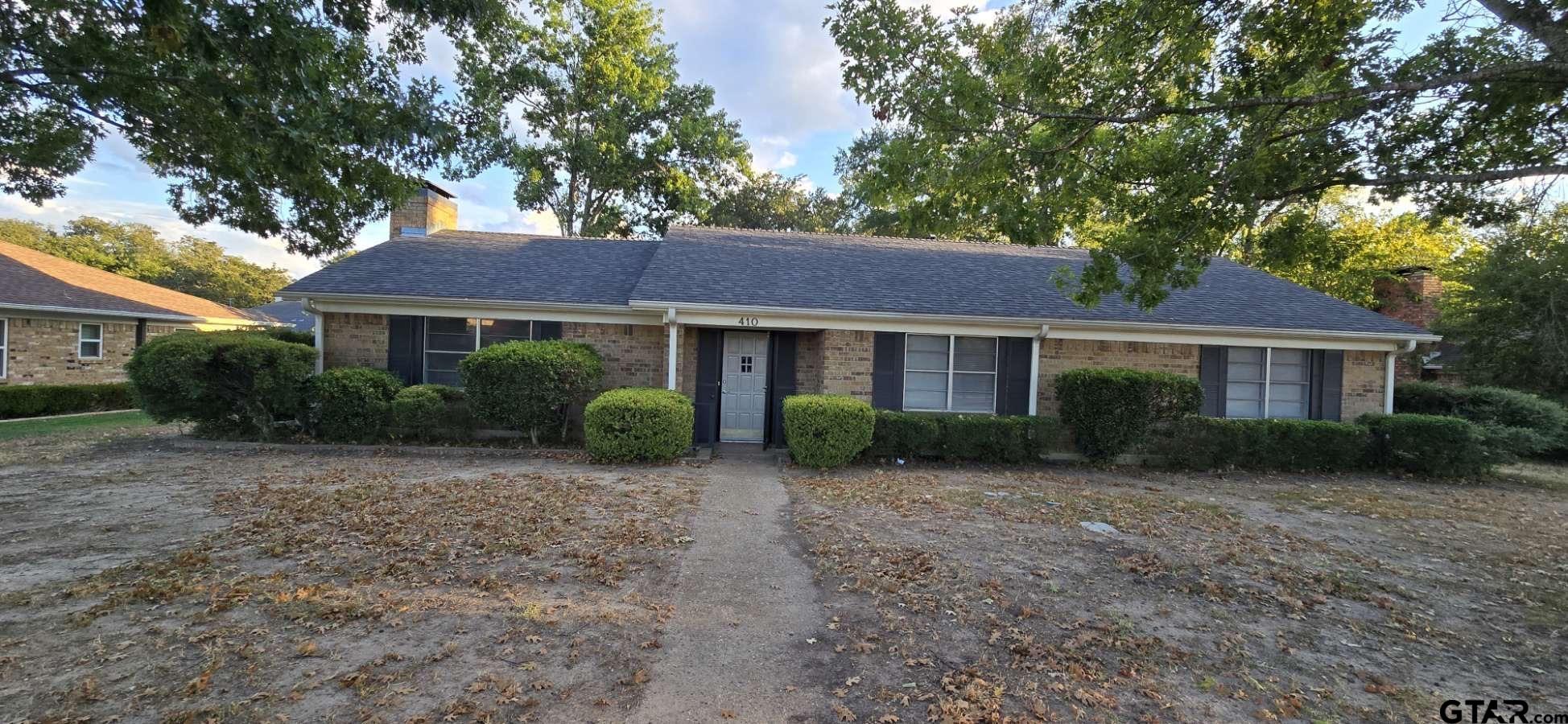 410 S Carriage Drive Property Photo 1