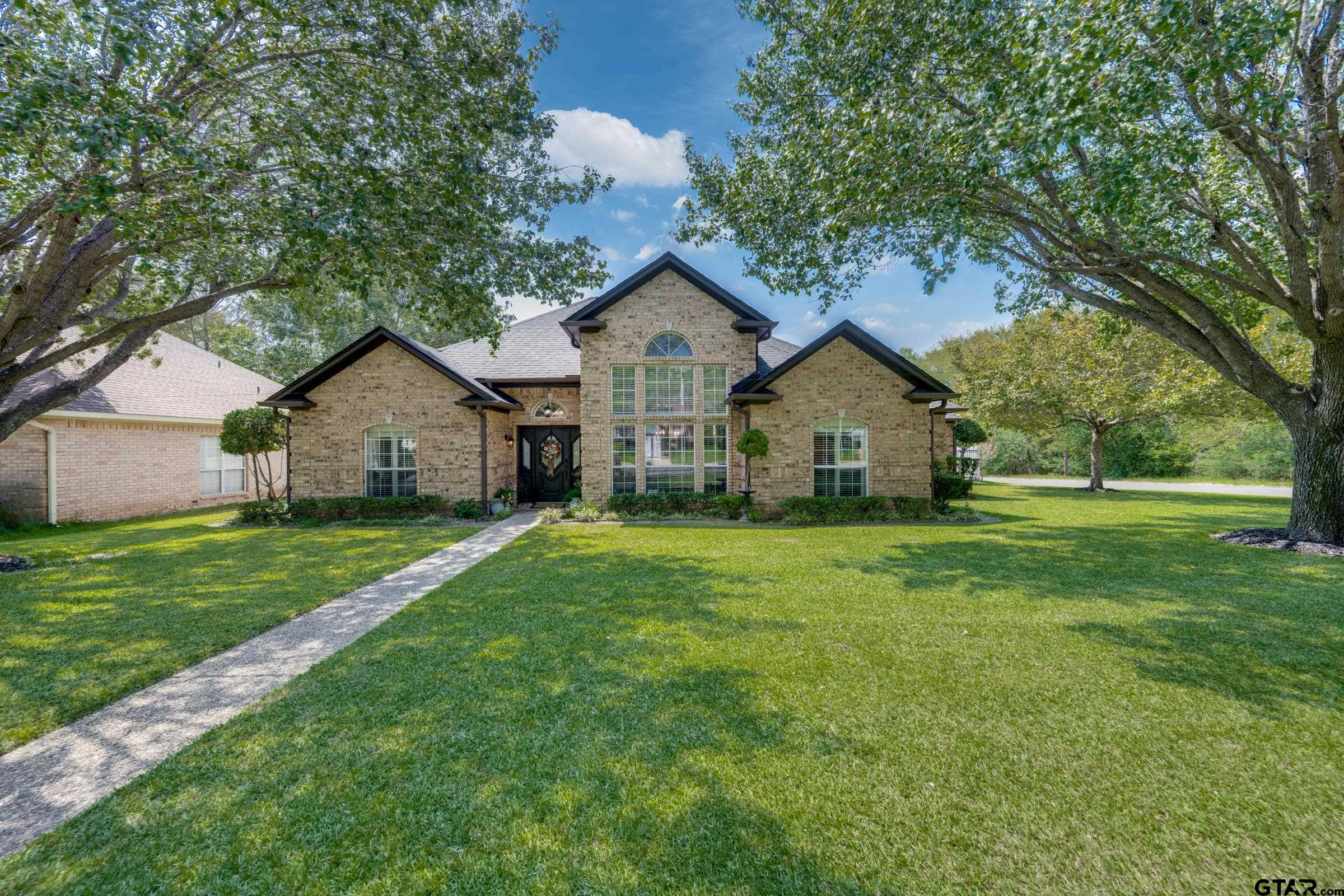 1318 Spring Branch Dr Property Photo 1
