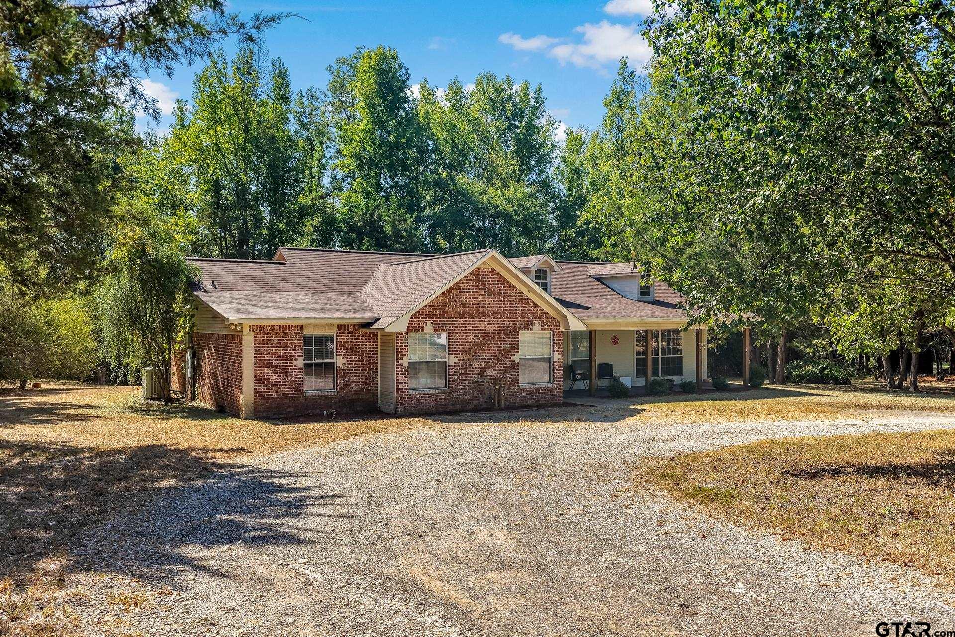 111 County Road 4134 Property Photo 1