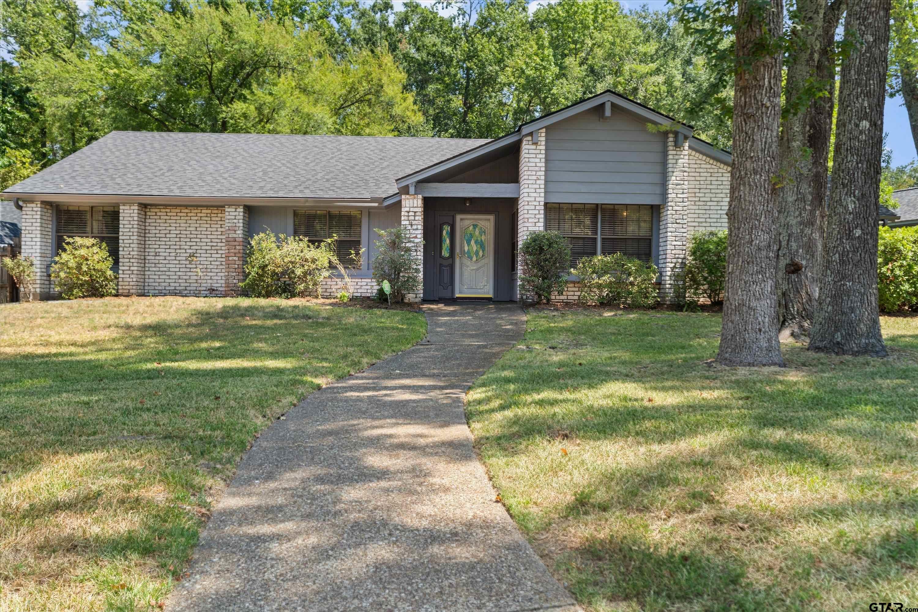 5820 Foxcroft Rd. Property Photo 1