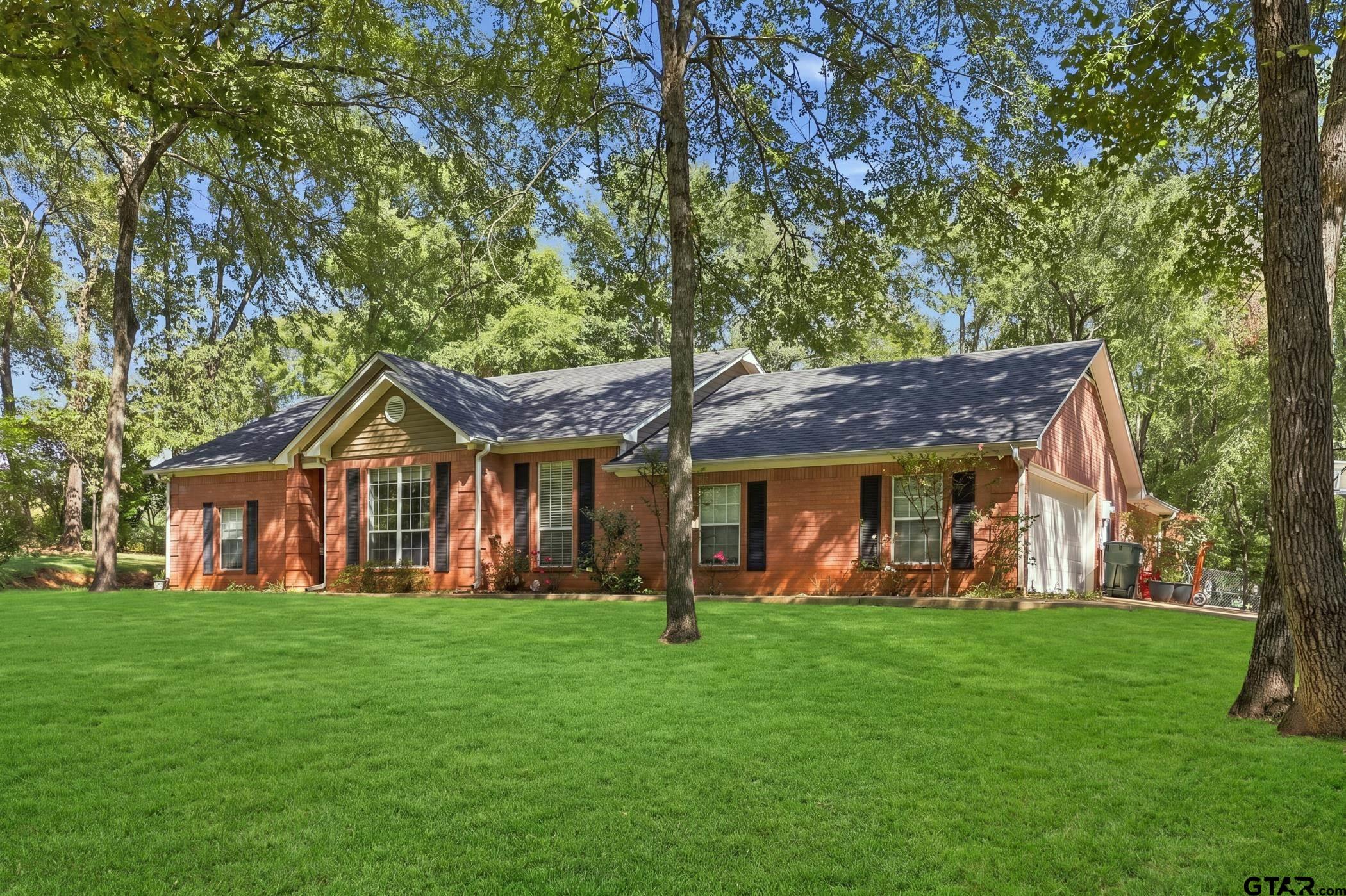 14315 E Ridge Rd Property Photo 1