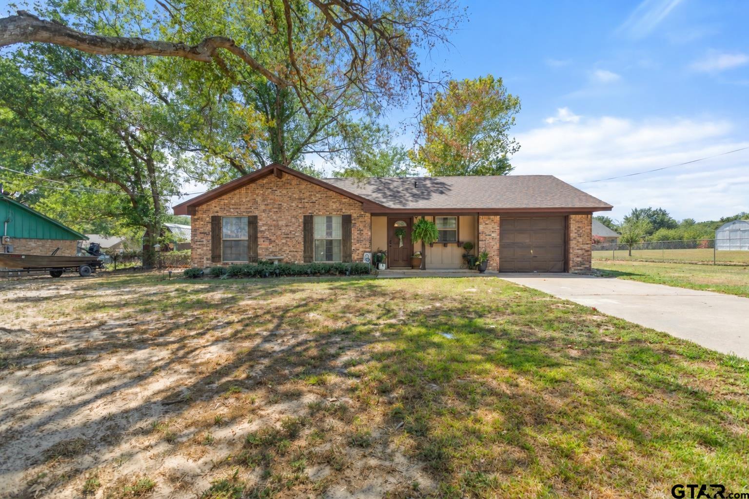 207 Alabama St Property Photo 1