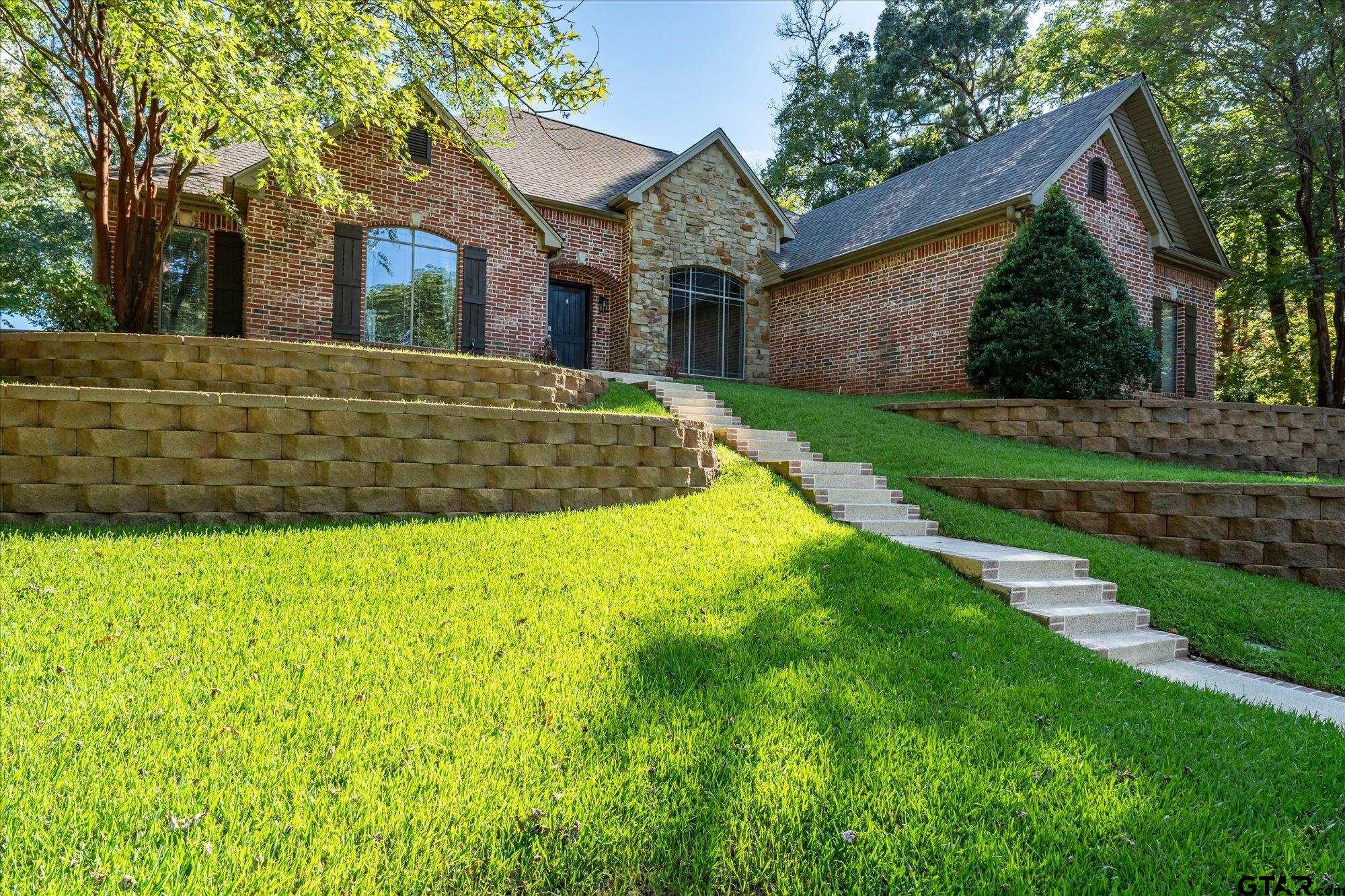 2811 Prestwick Road Property Photo 1