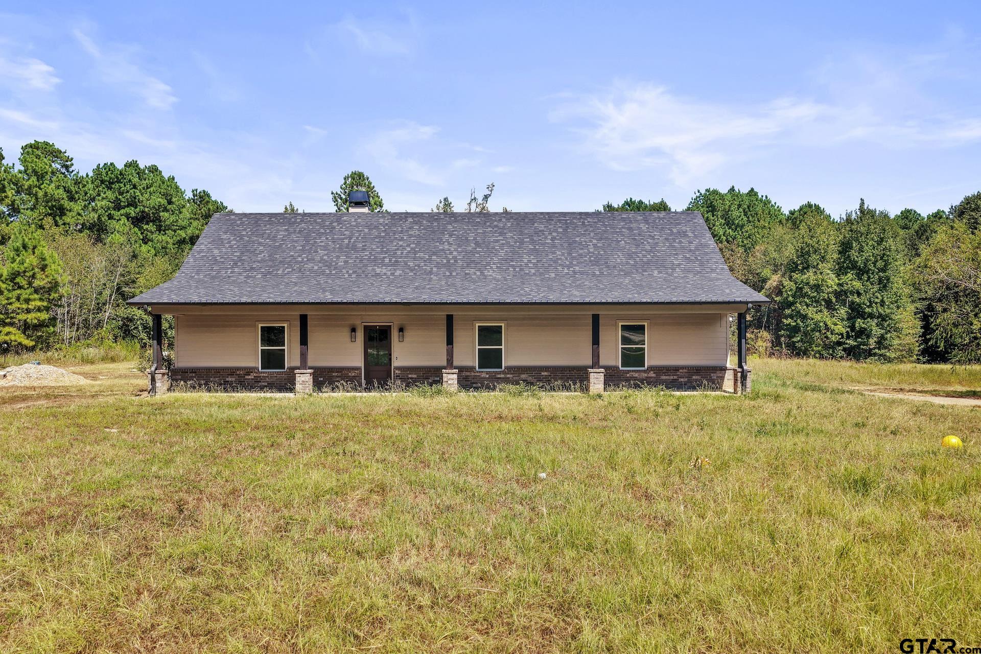 408 County Road 4248 Property Photo 1