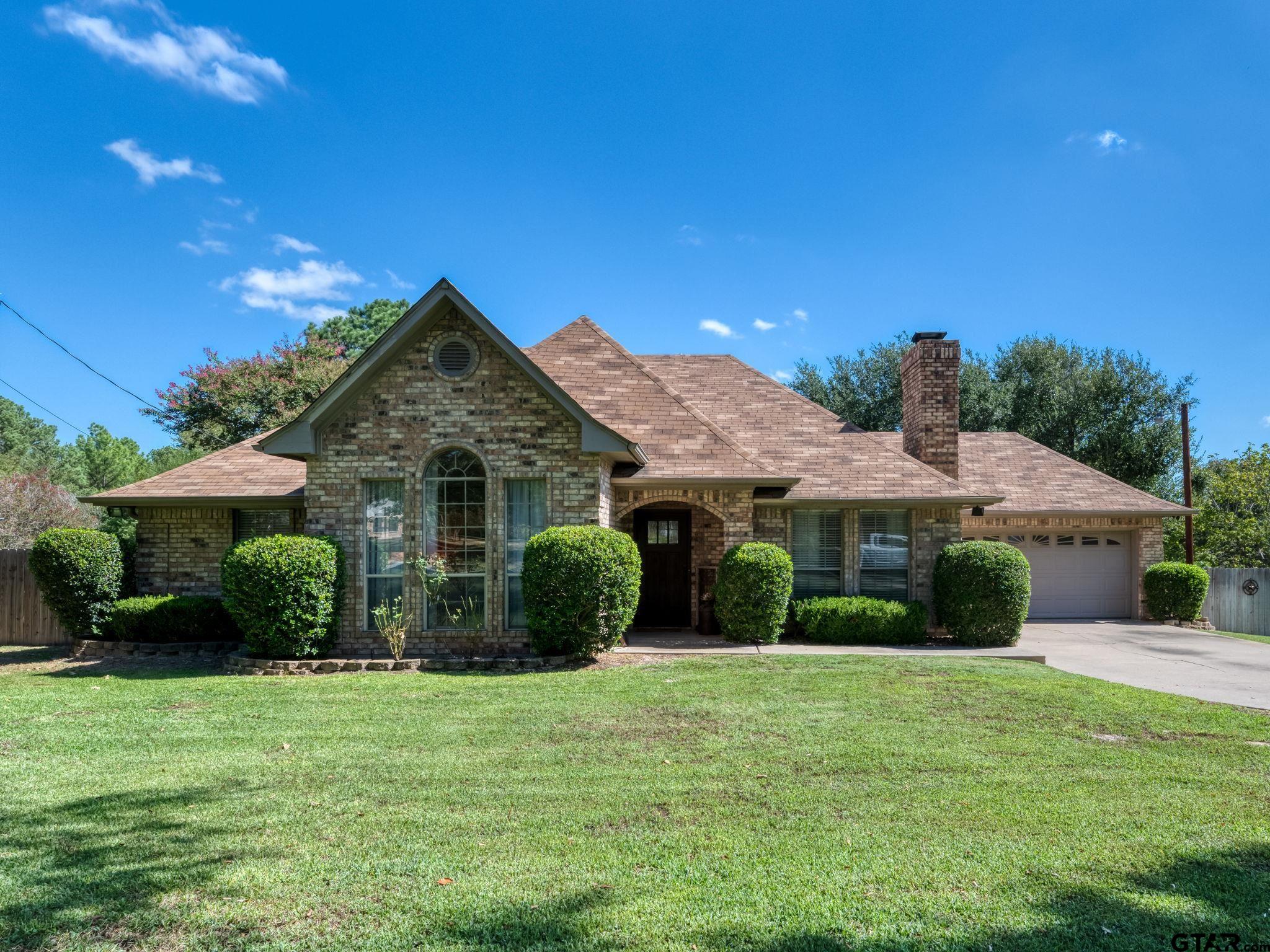 806 Cr 2220 Property Photo 1
