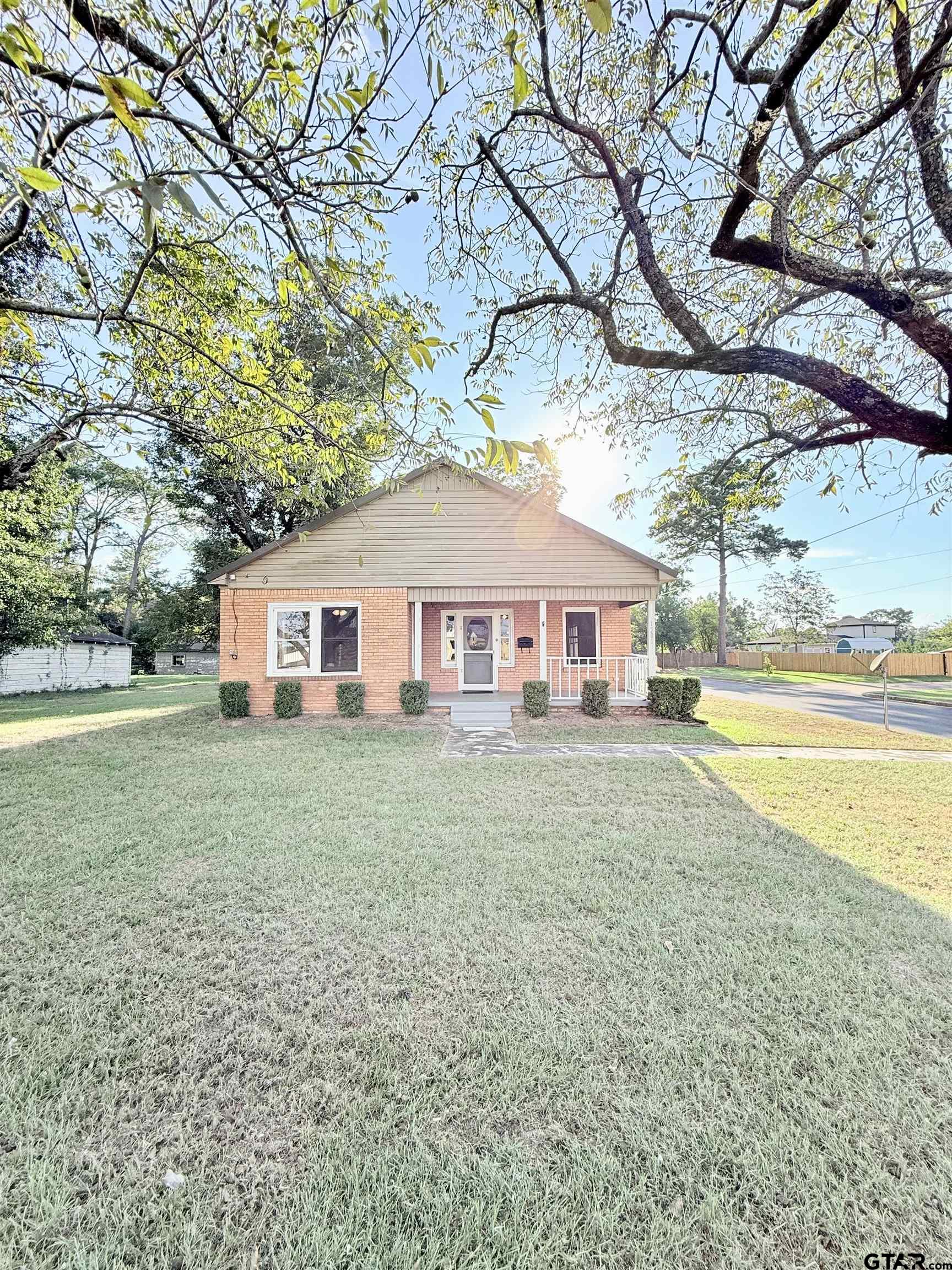 1501 Crockett Rd Property Photo 1
