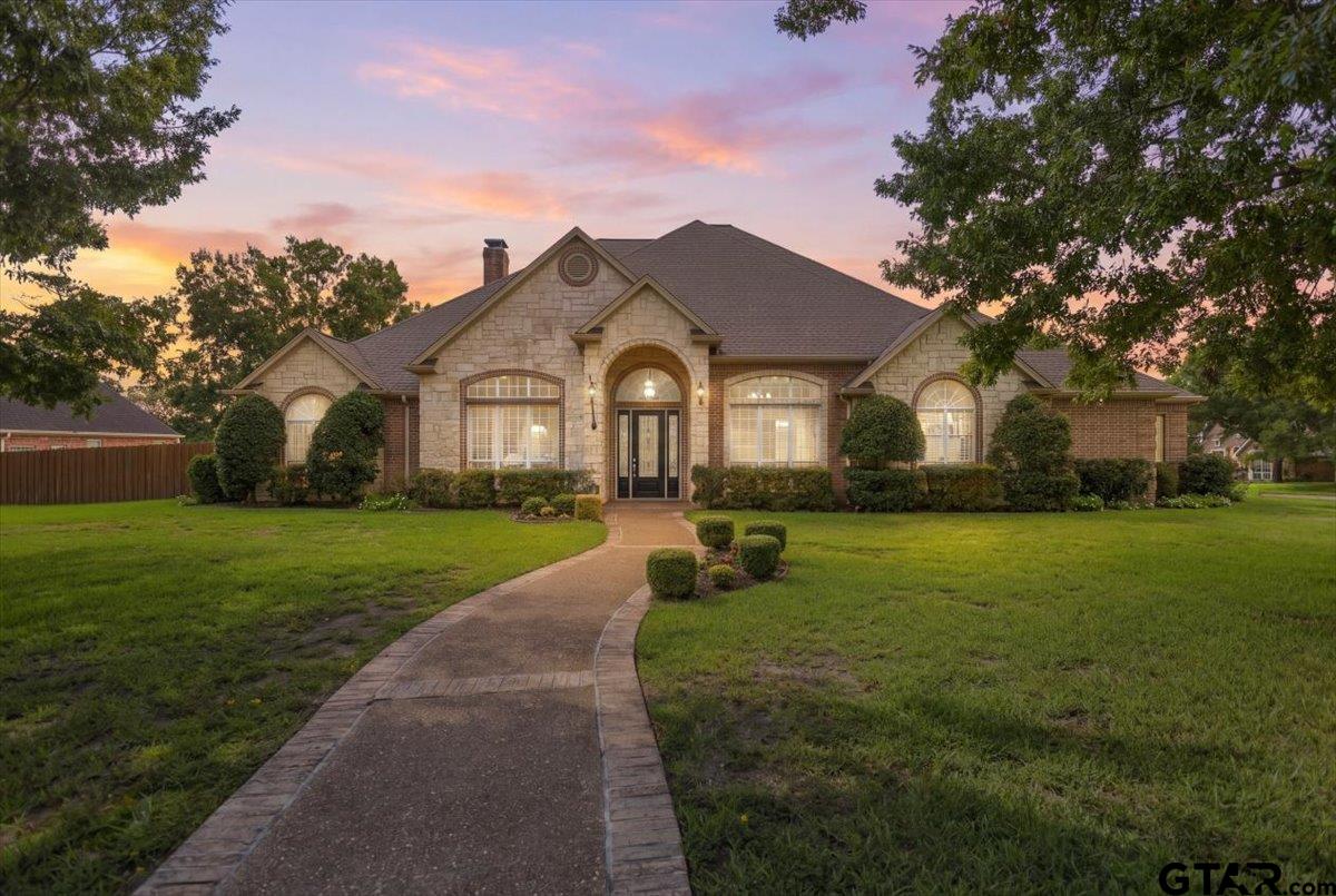 1609 Holcomb Cir Property Photo 1