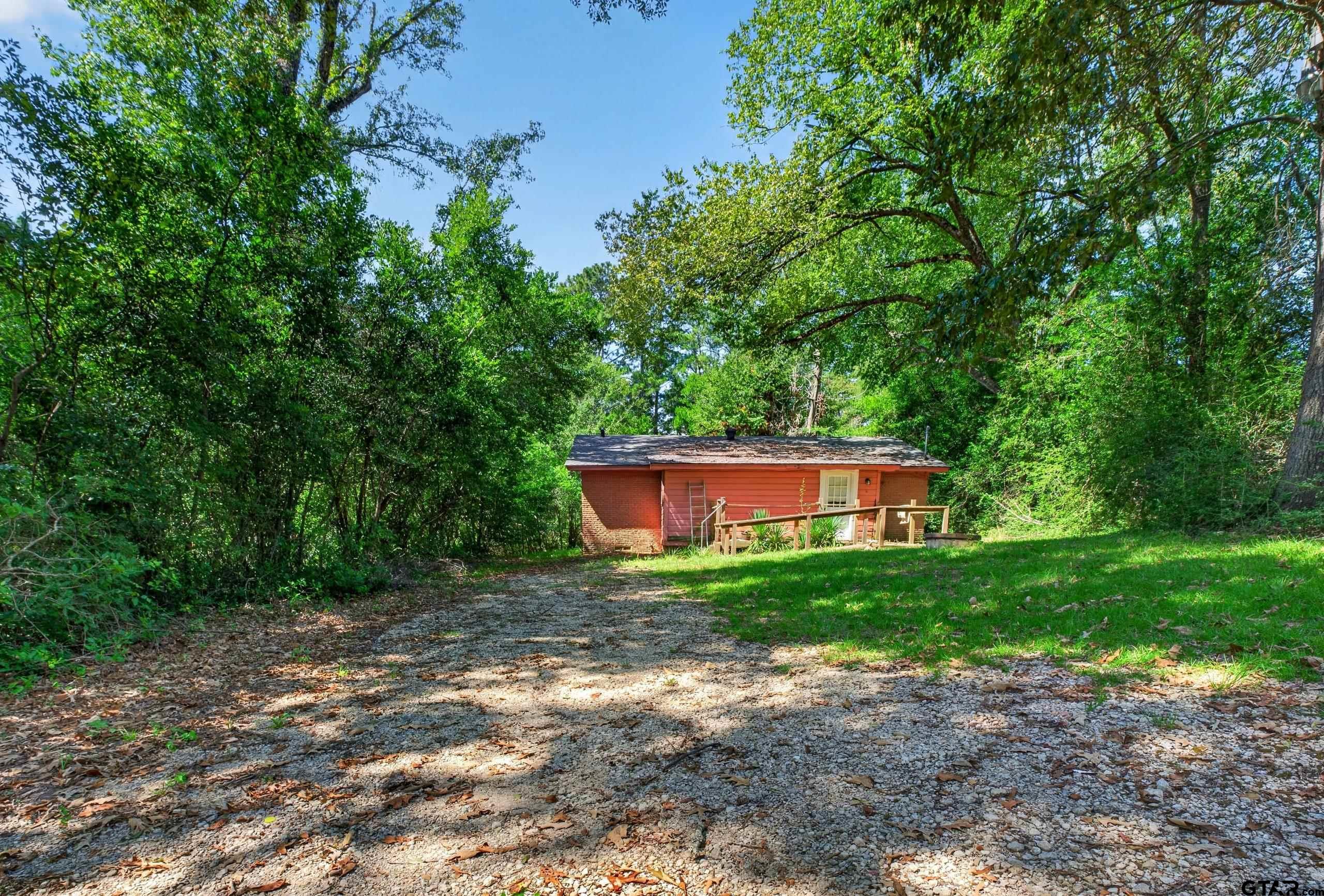 24304 Us Hwy 69 S Property Photo 1