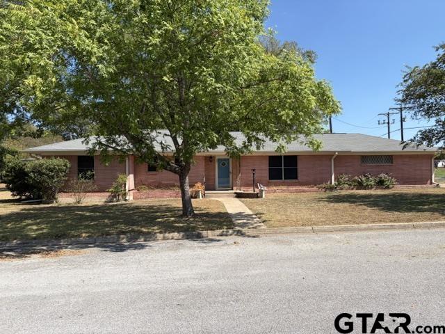 301 Hart Street Property Photo 1
