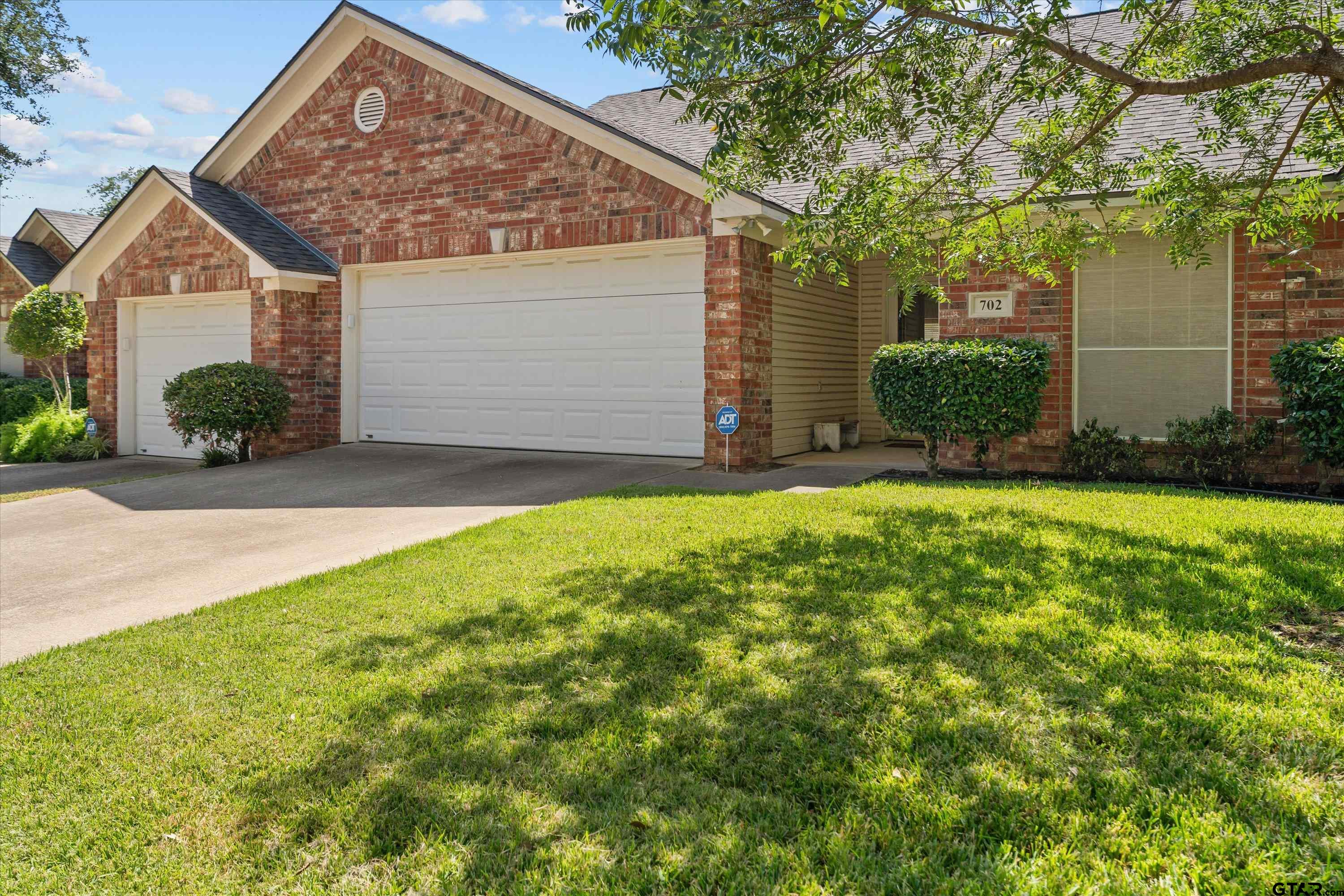 5401 Hollytree Dr. Unit 702 Property Photo 1