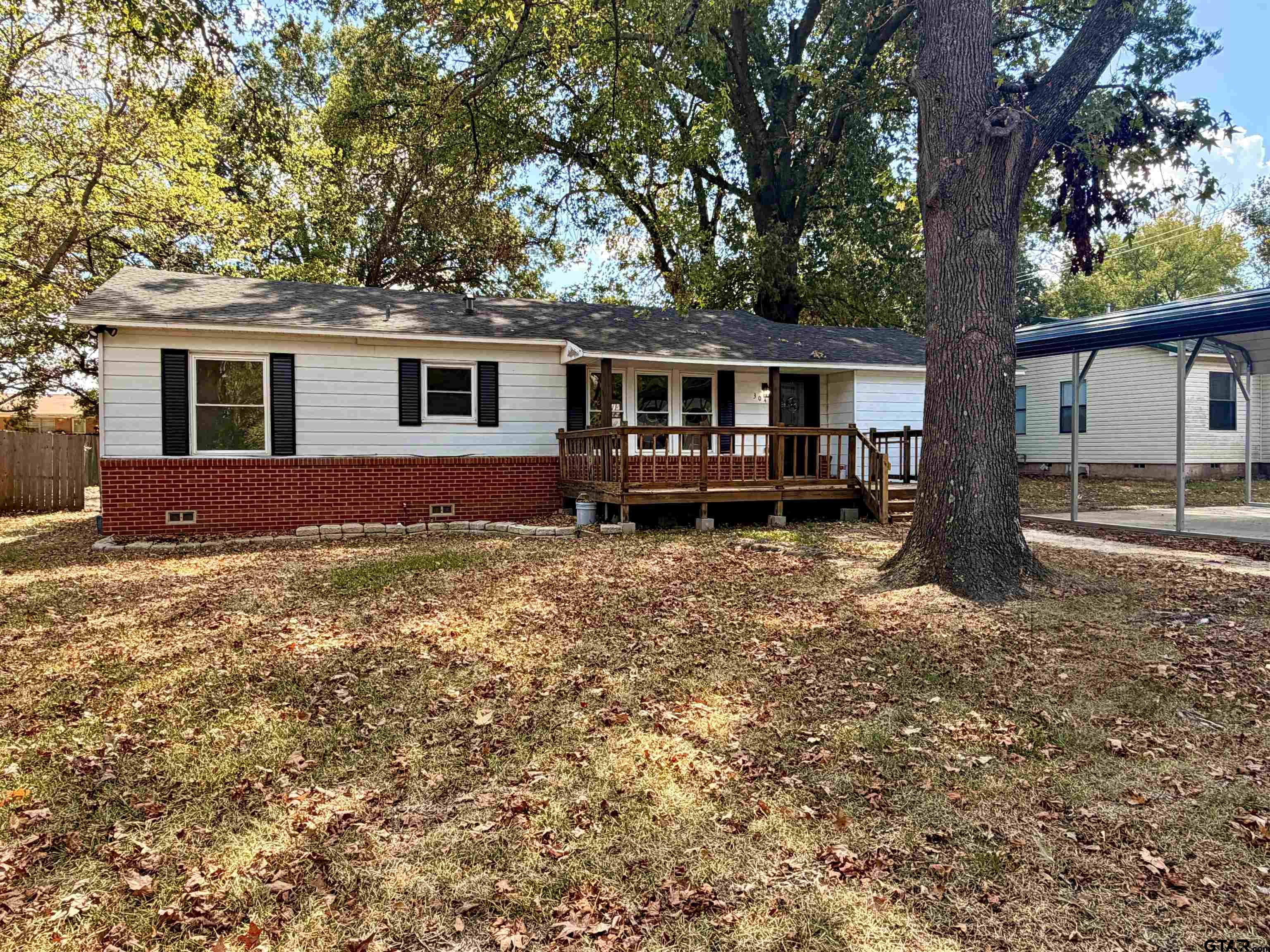 304 Redbud Lane Property Photo 1