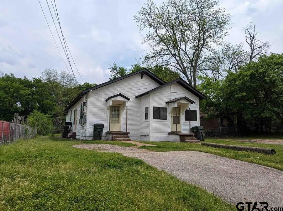 1535 Tenneha Property Photo 1