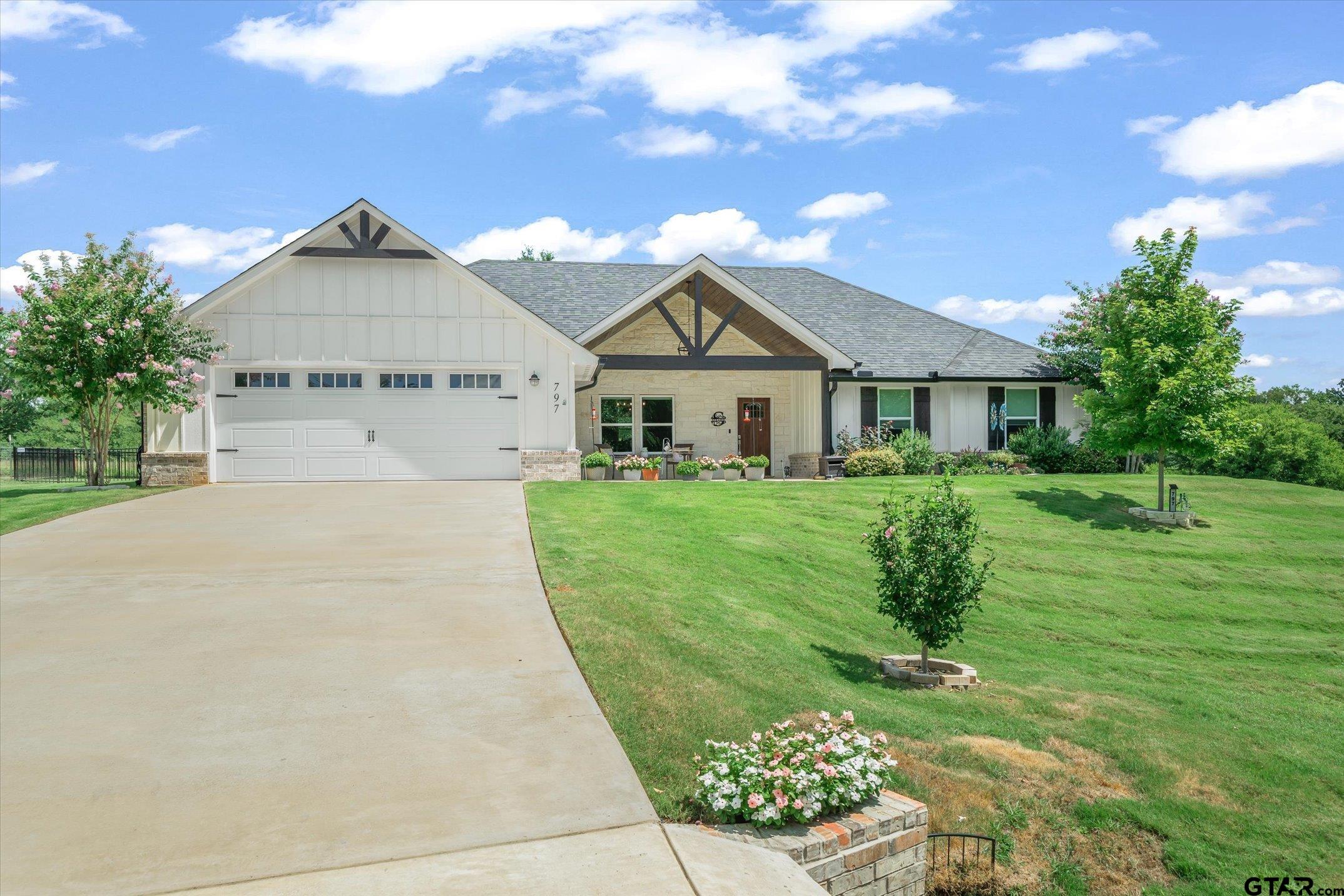 797 Oklahoma St Property Photo 1