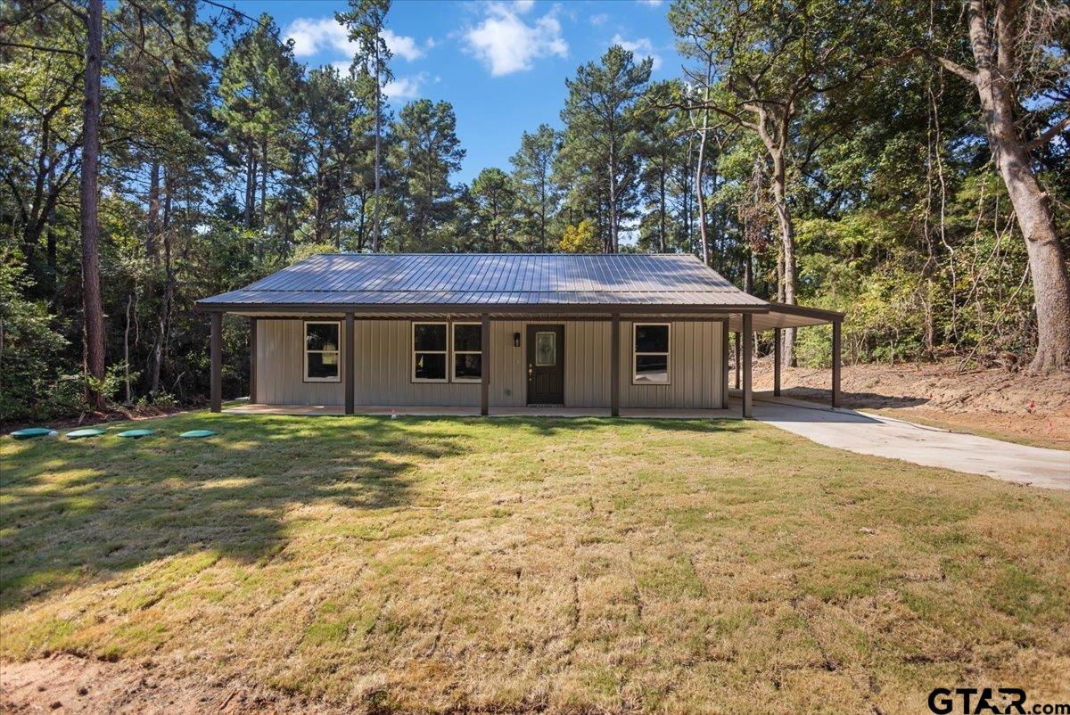 147 Susan Property Photo 1