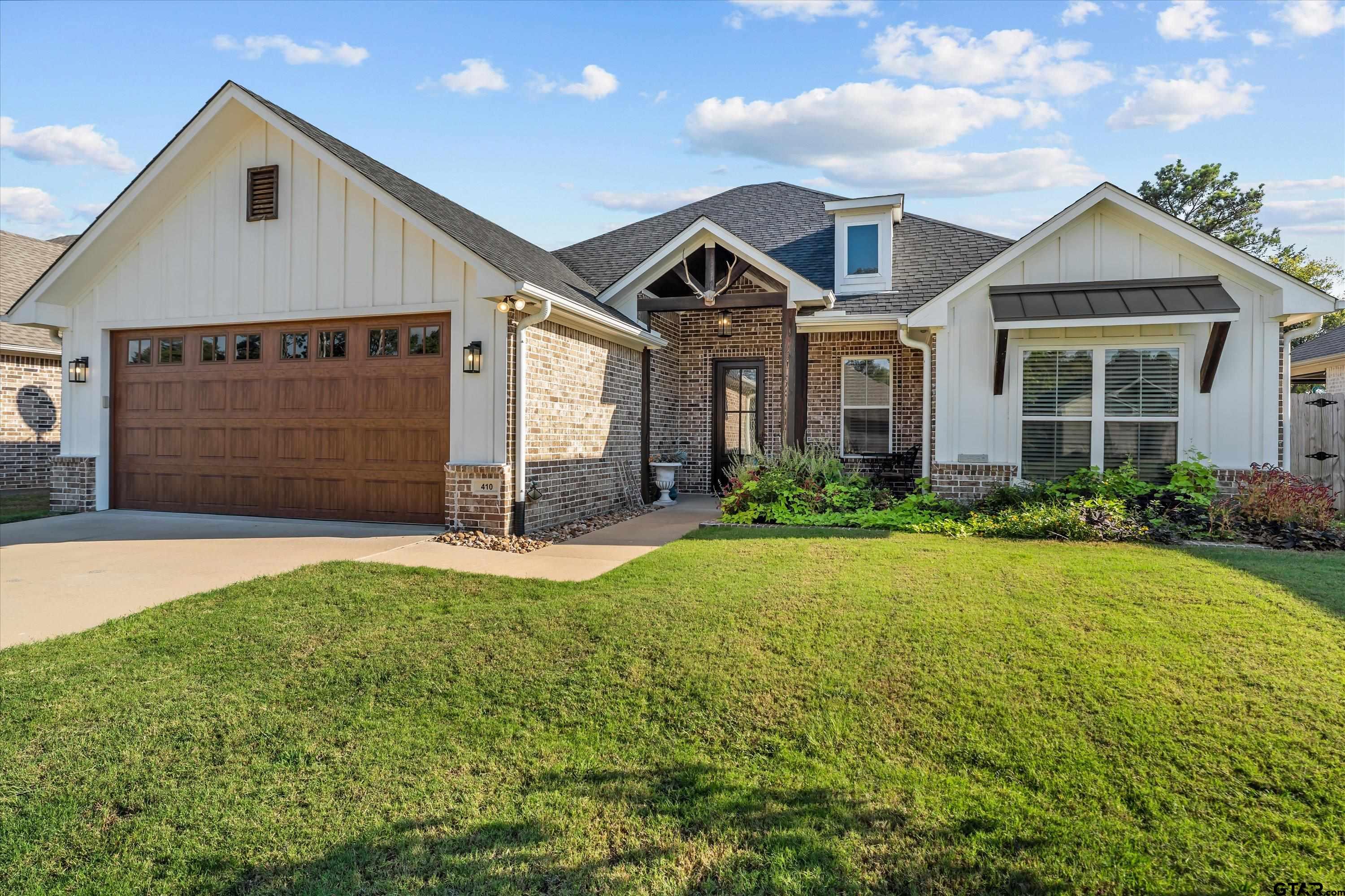 410 Deer Point Cove