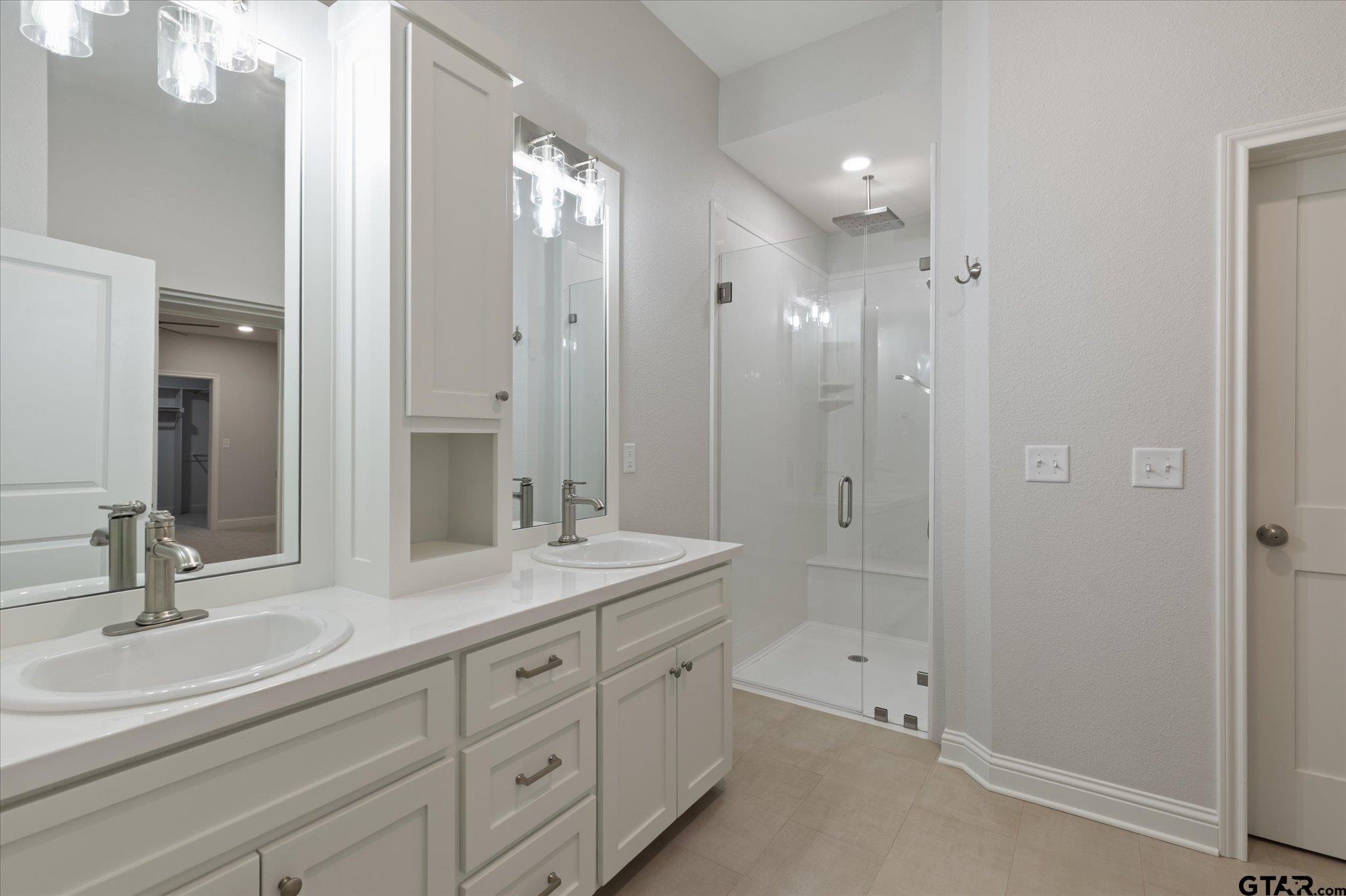107 W Rusk Property Photo 17