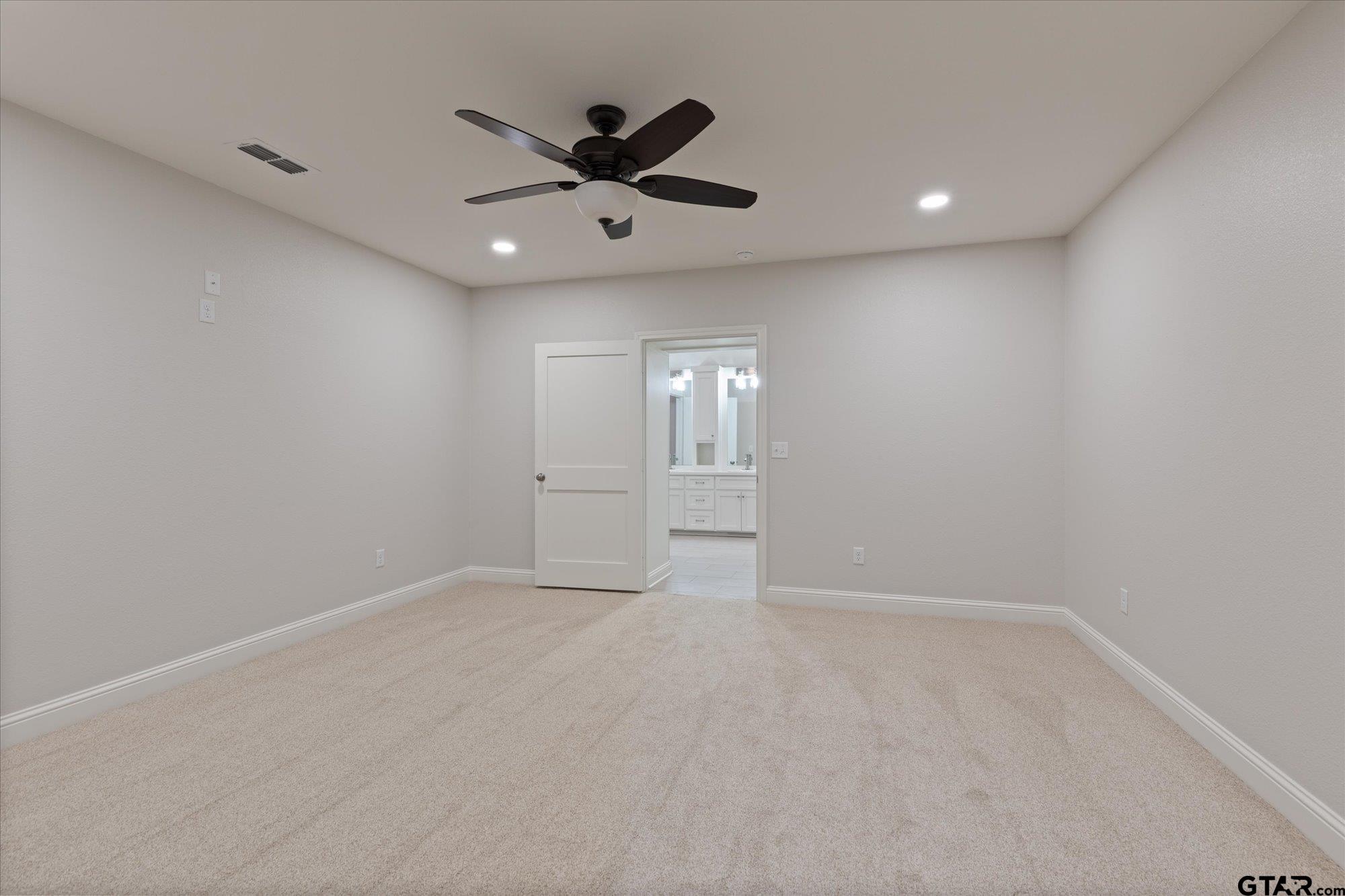 107 W Rusk Property Photo 19