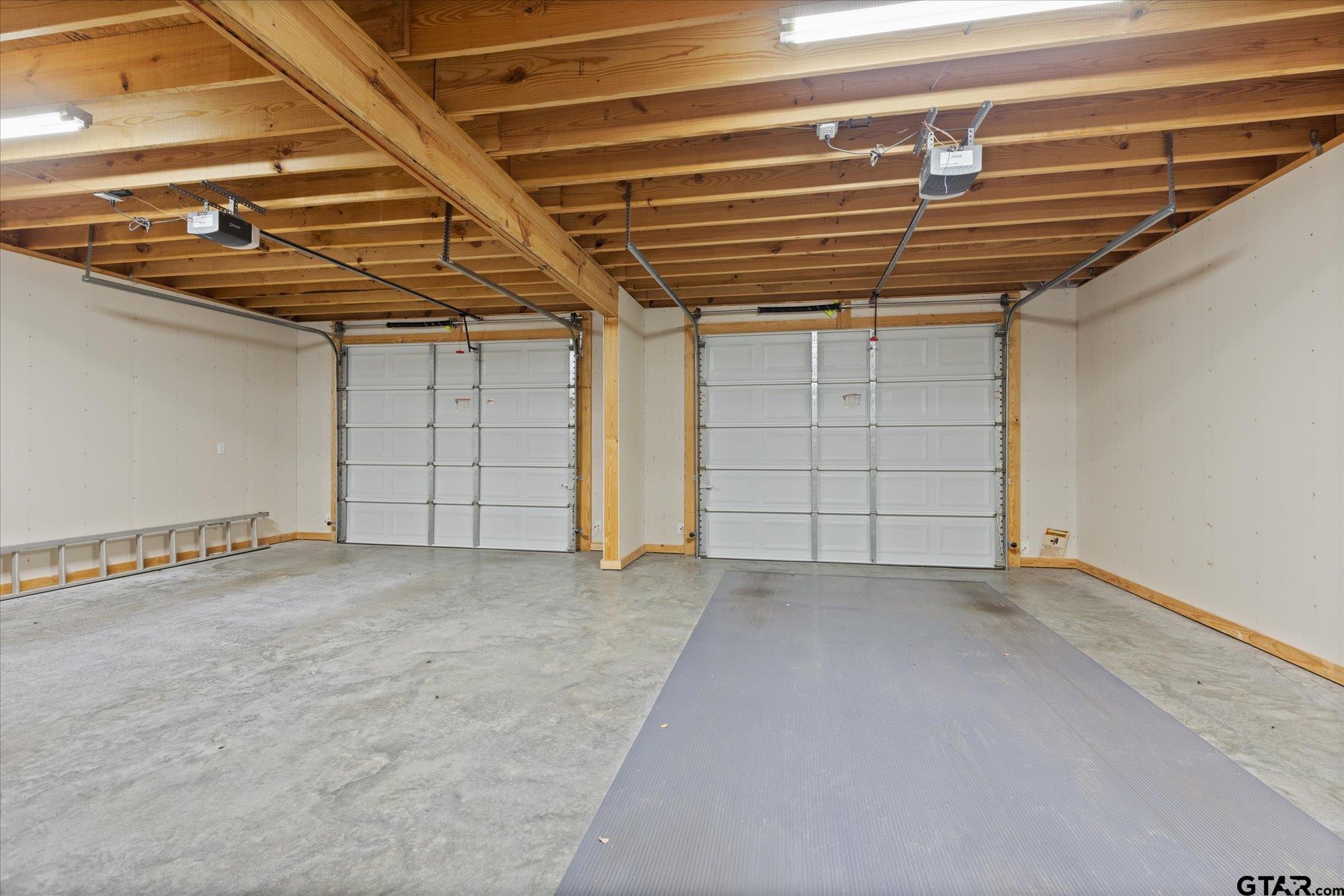 107 W Rusk Property Photo 21