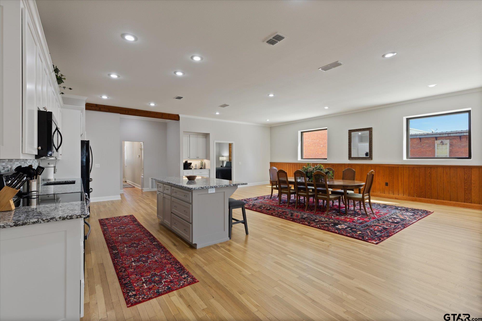 107 W Rusk Property Photo 26