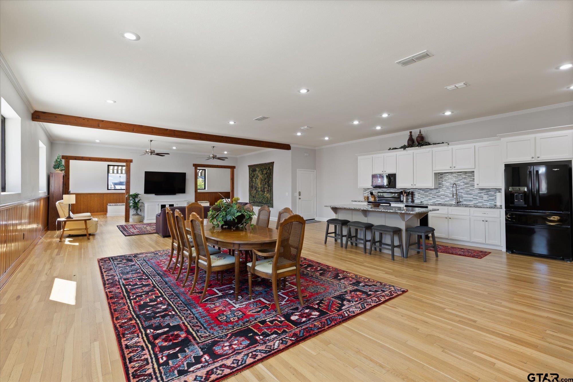 107 W Rusk Property Photo 30