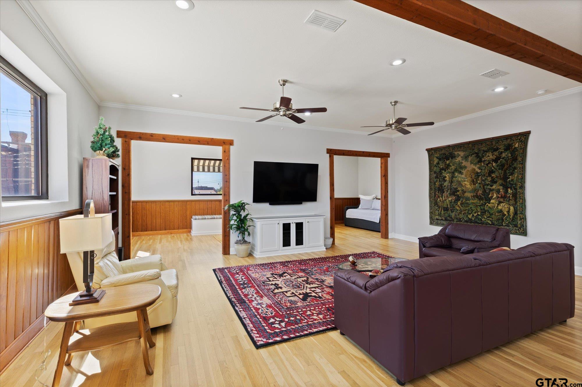 107 W Rusk Property Photo 32