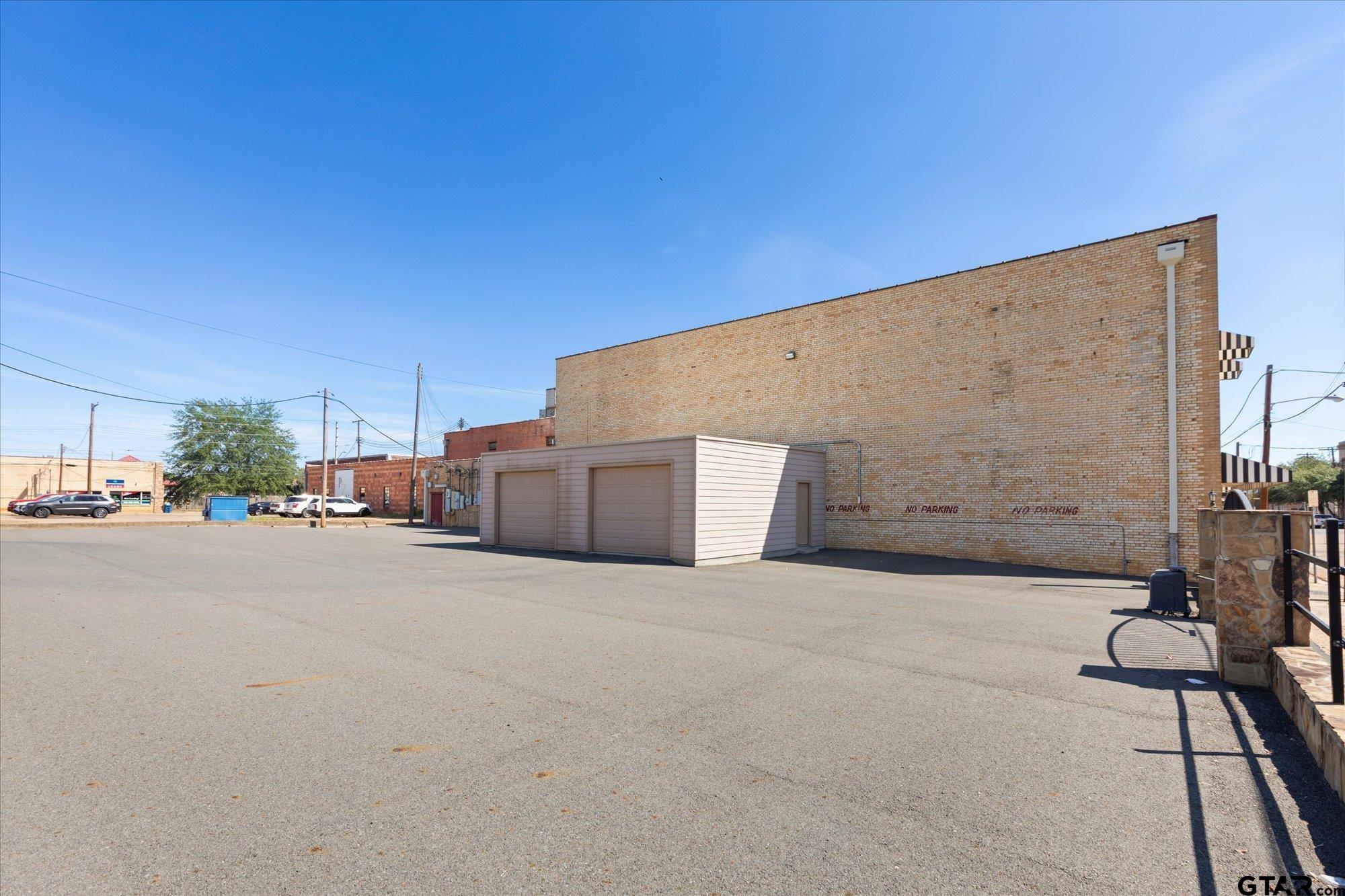 107 W Rusk Property Photo 44