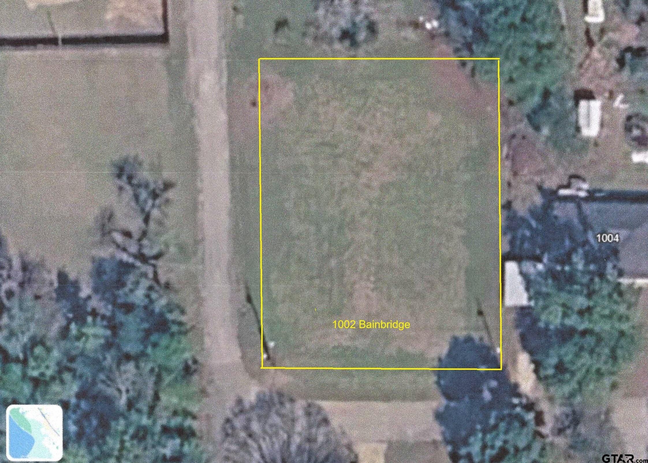 1002 Bainbridge Property Photo 1