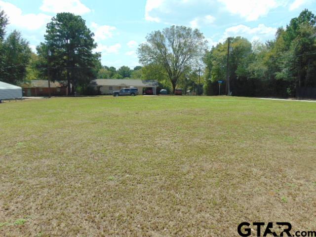 1002 Bainbridge Property Photo 5