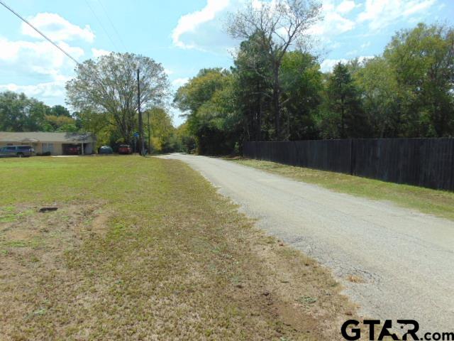 1002 Bainbridge Property Photo 8