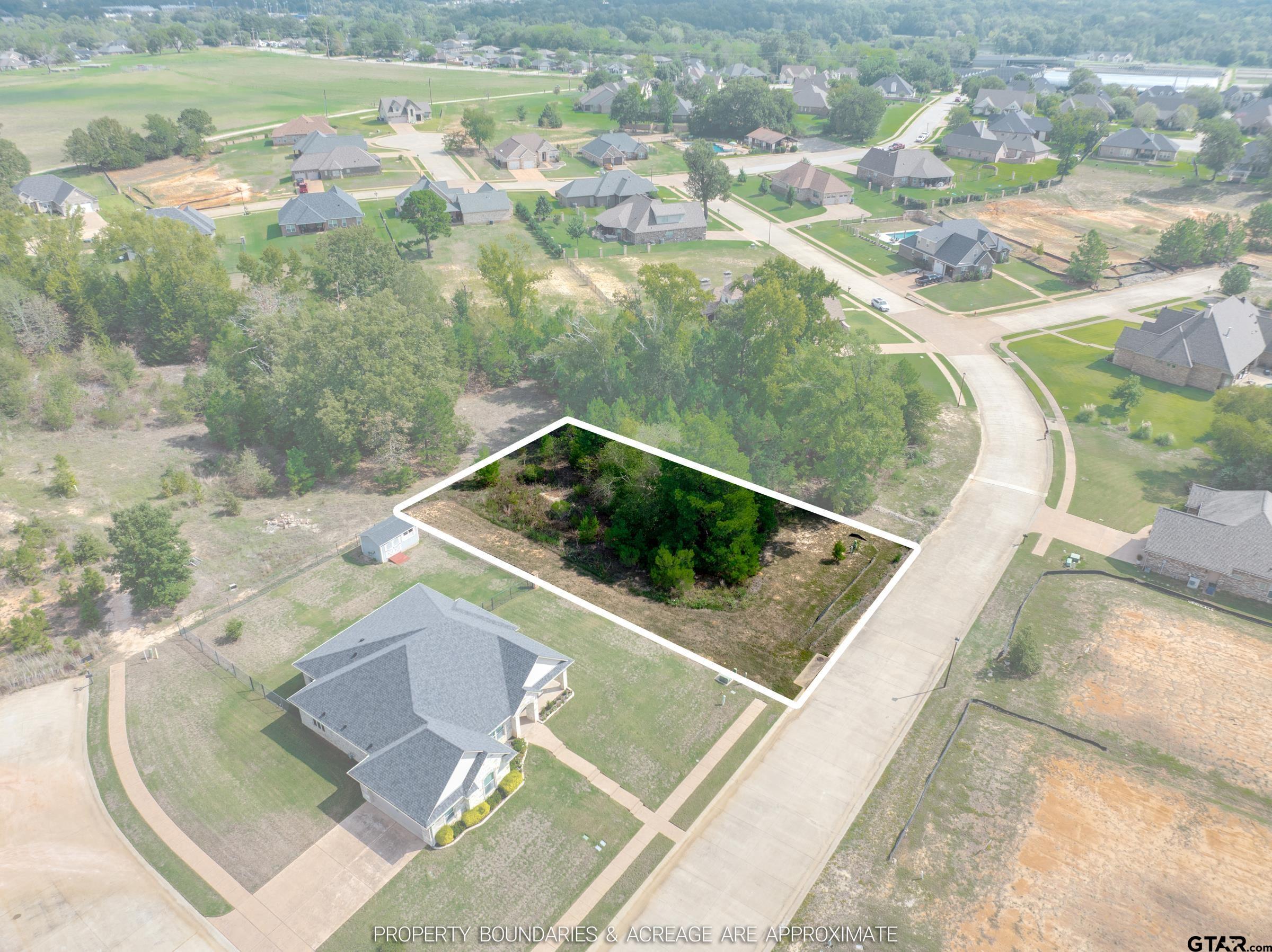 1605 Courtland Ln Property Photo 1