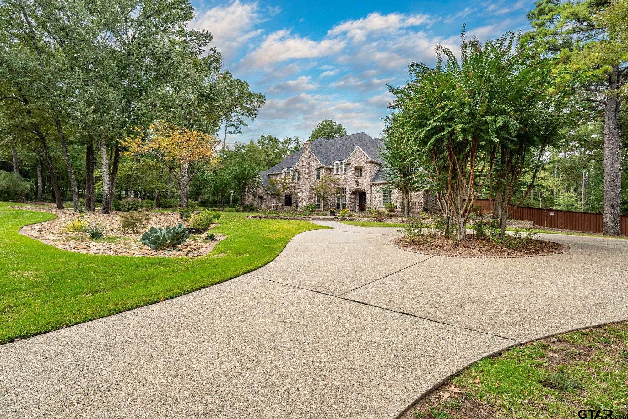 516 Contenders Way Property Photo 1