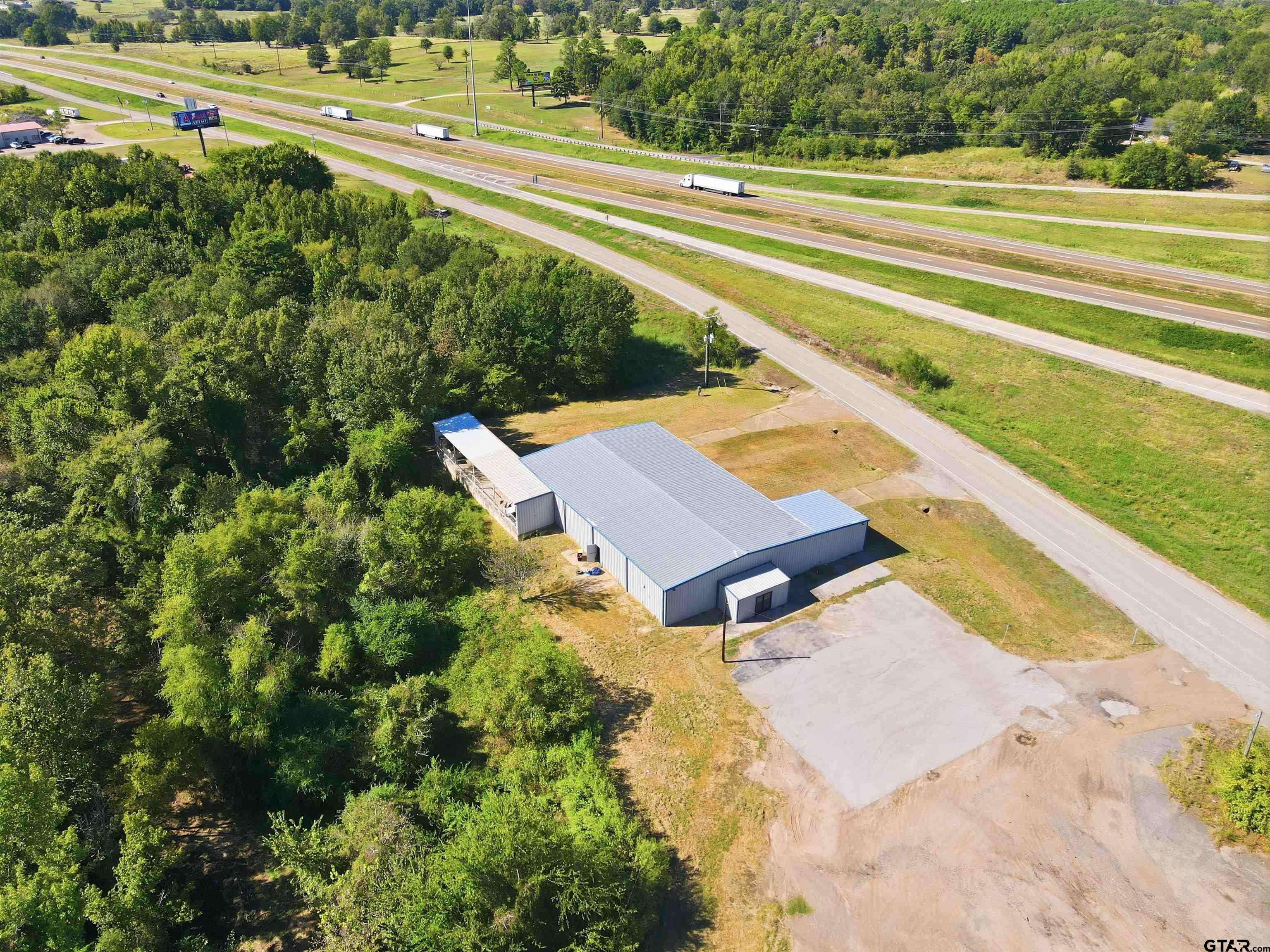 401 I-30 Property Photo 1