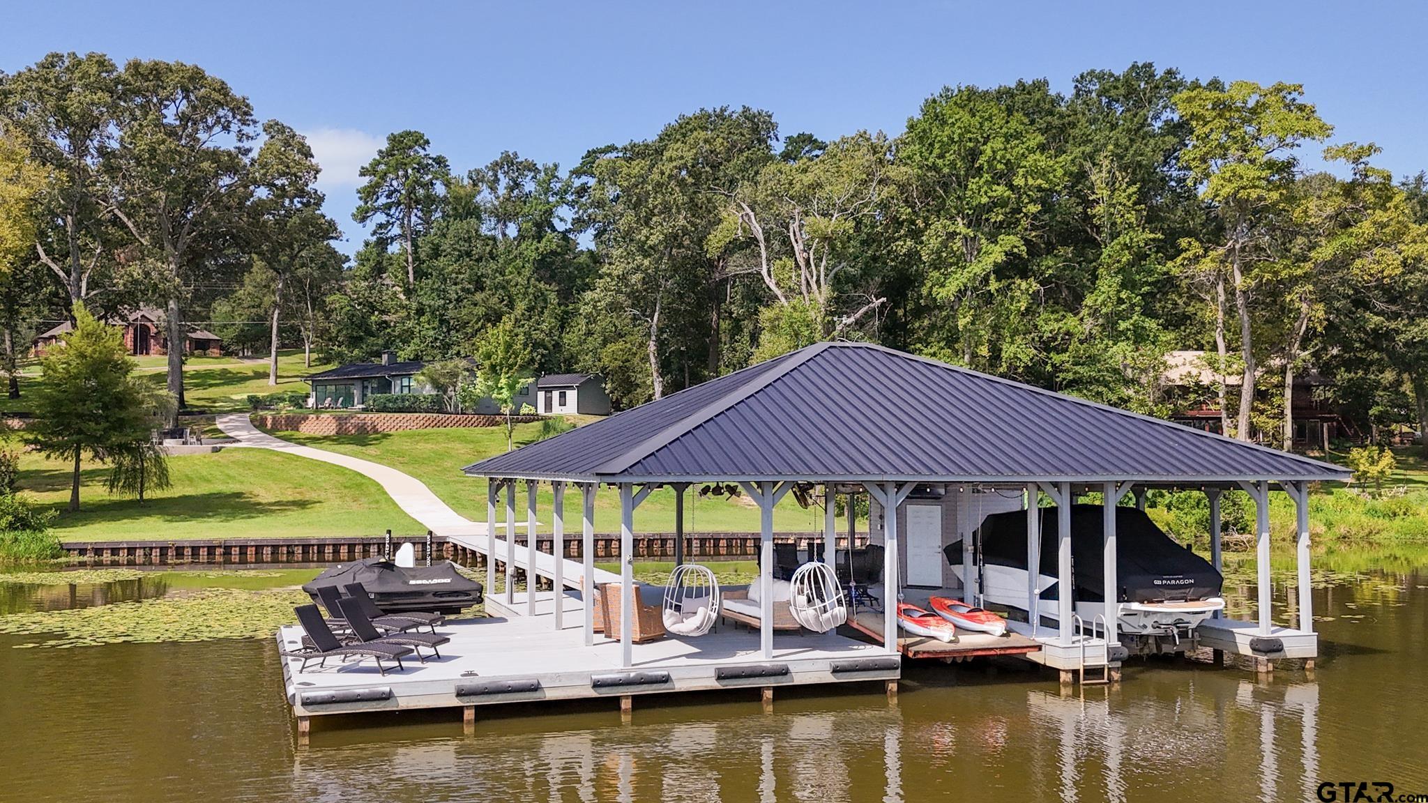 15807 N Peninsula Property Photo 1