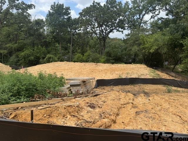 1627 Edgewood Property Photo 2