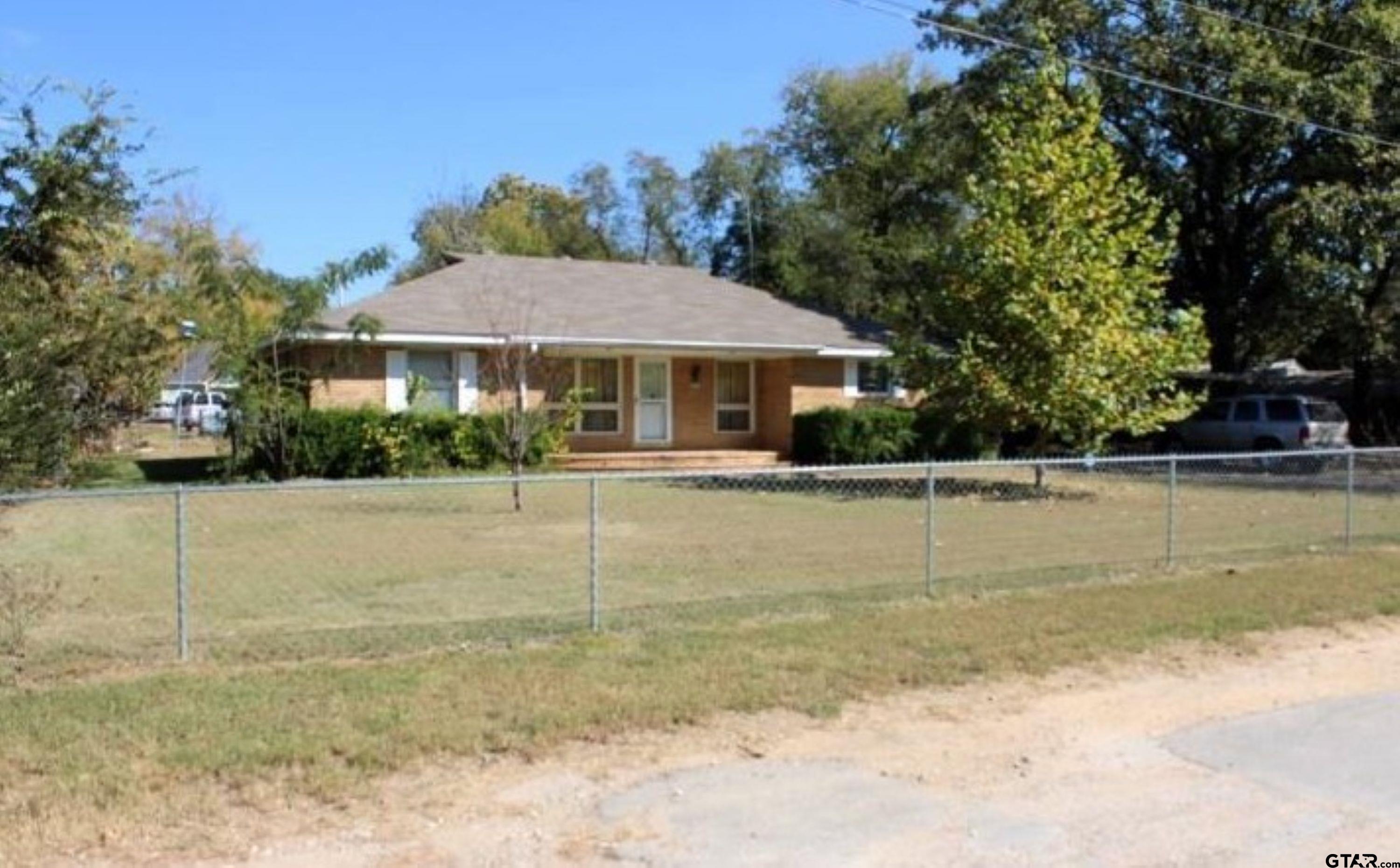 307 Lowry Street Property Photo 1
