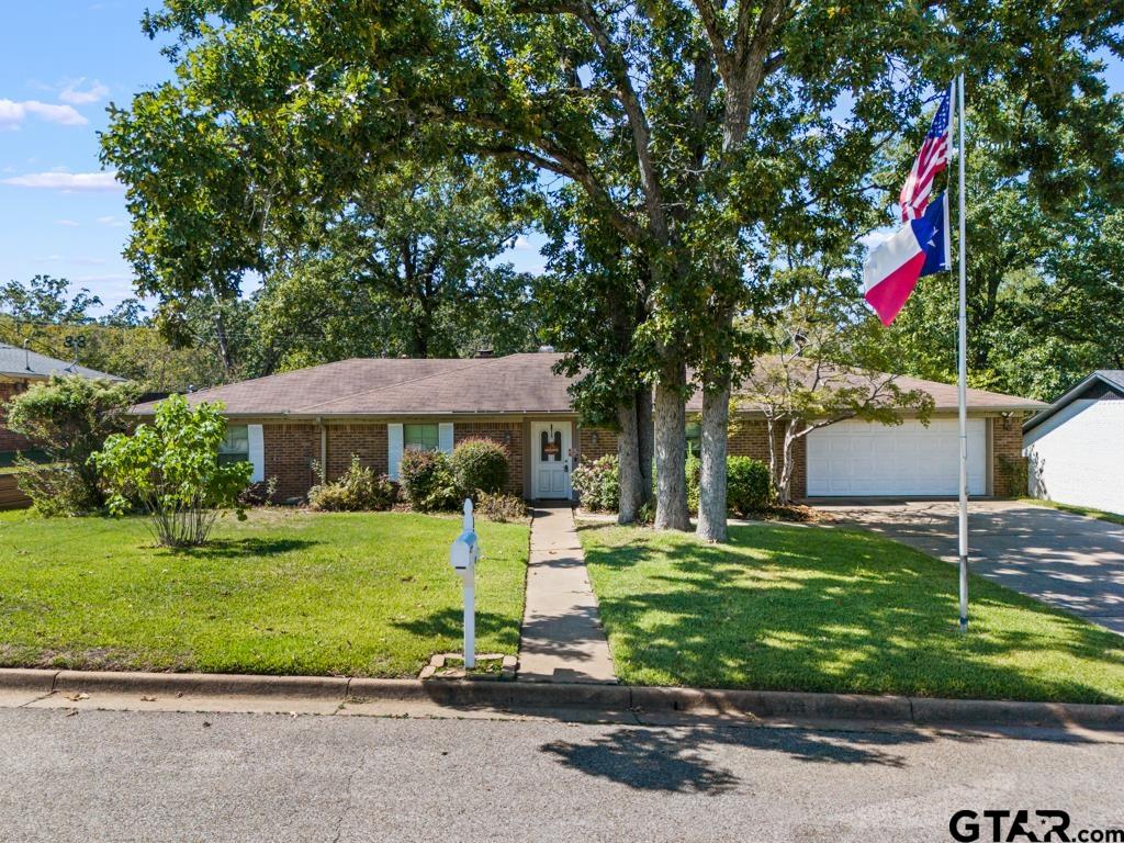 3007 Evangeline Property Photo 1