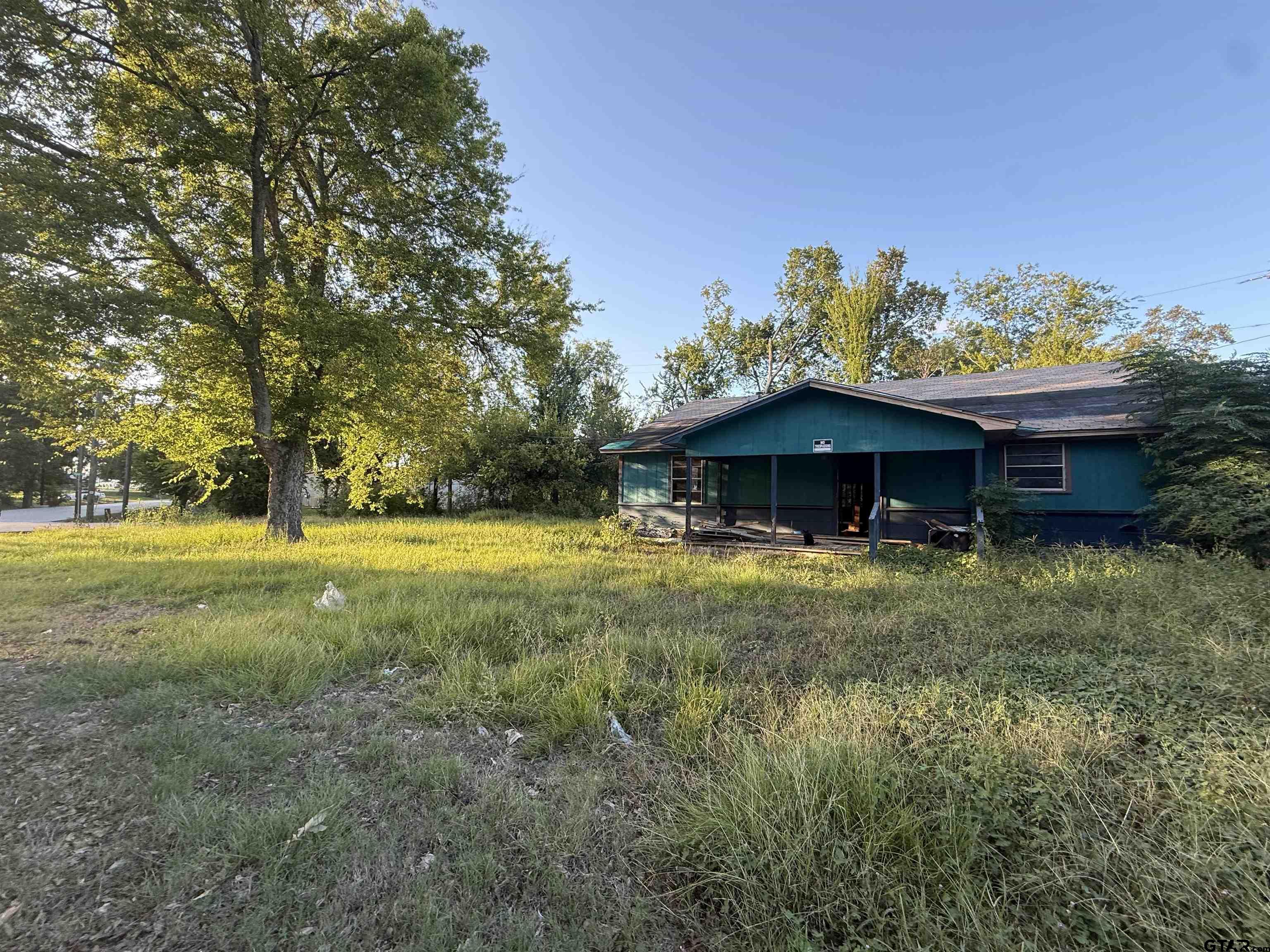 206 W Main Street Property Photo 1