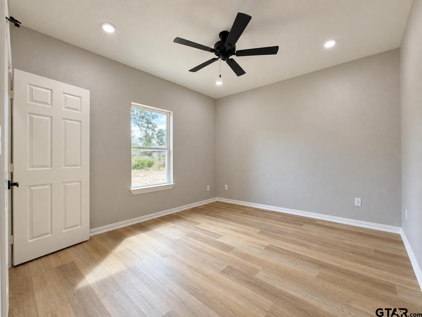 15416 Fm14 Property Photo 4