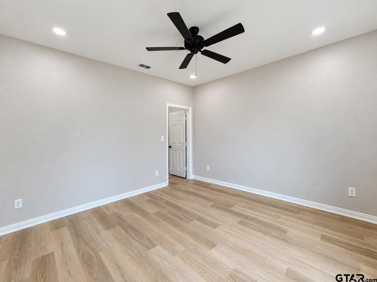 15416 Fm14 Property Photo 19