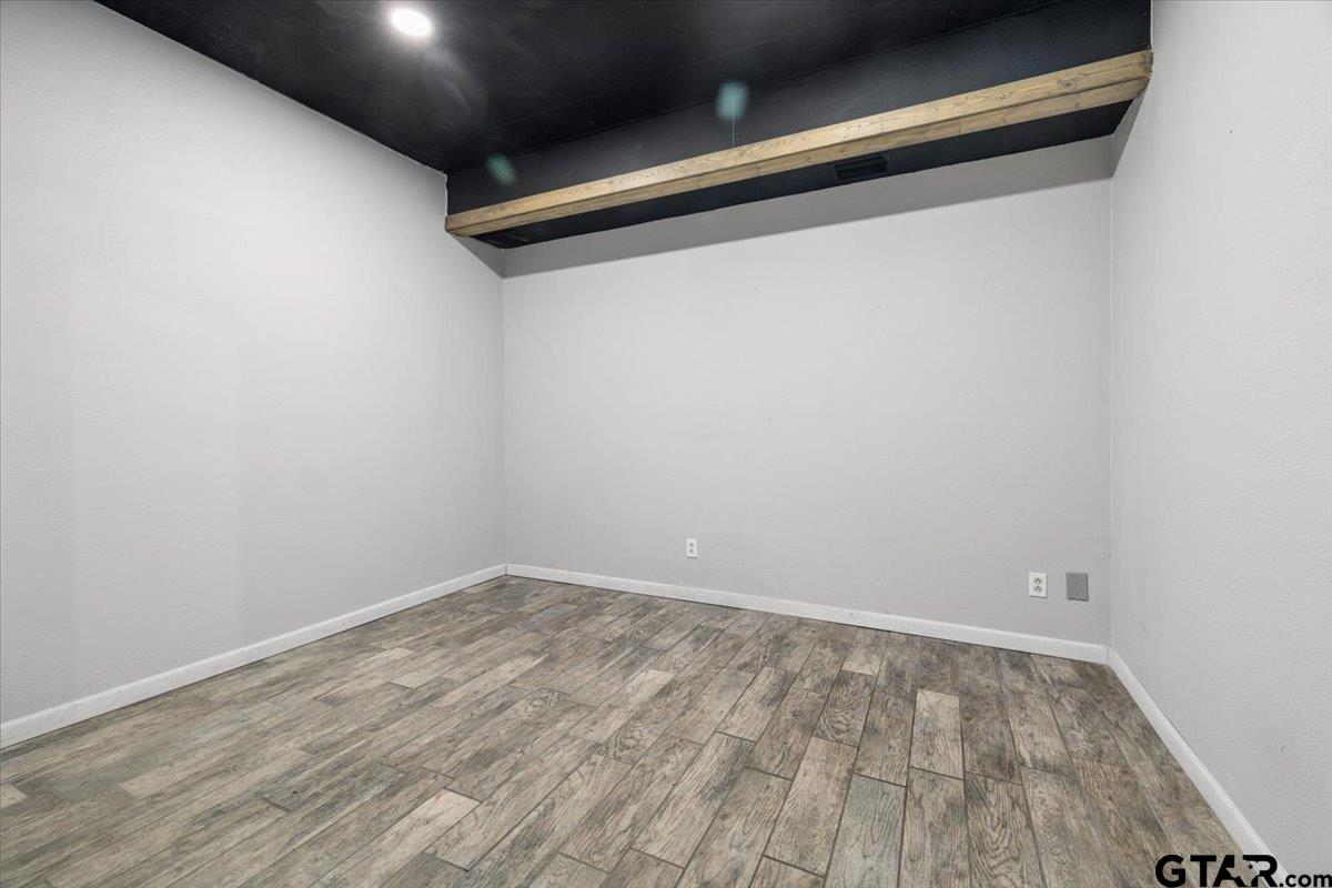 208 N Fredonia St. Property Photo 23