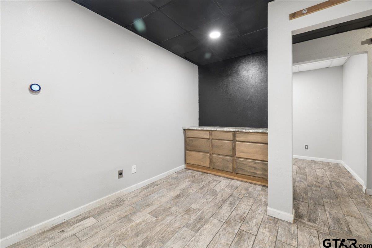 208 N Fredonia St. Property Photo 24