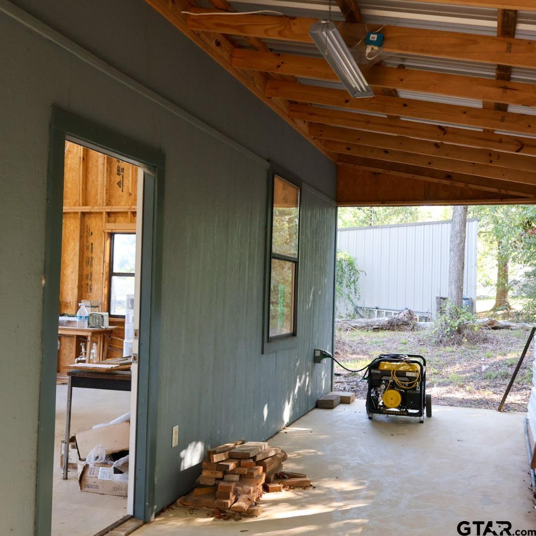 20034 Northside Drive Property Photo 11