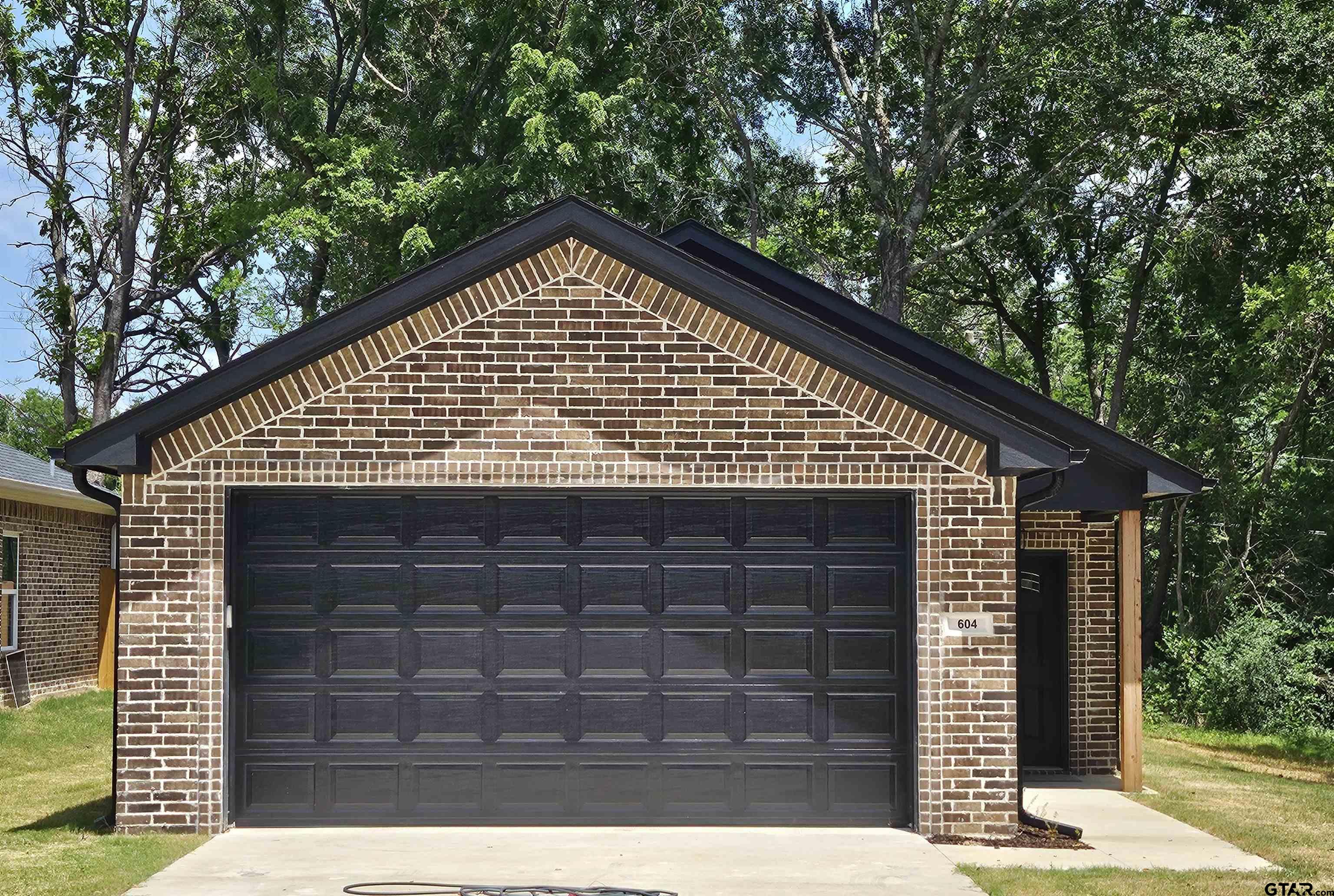 604 N Commerce Property Photo 1