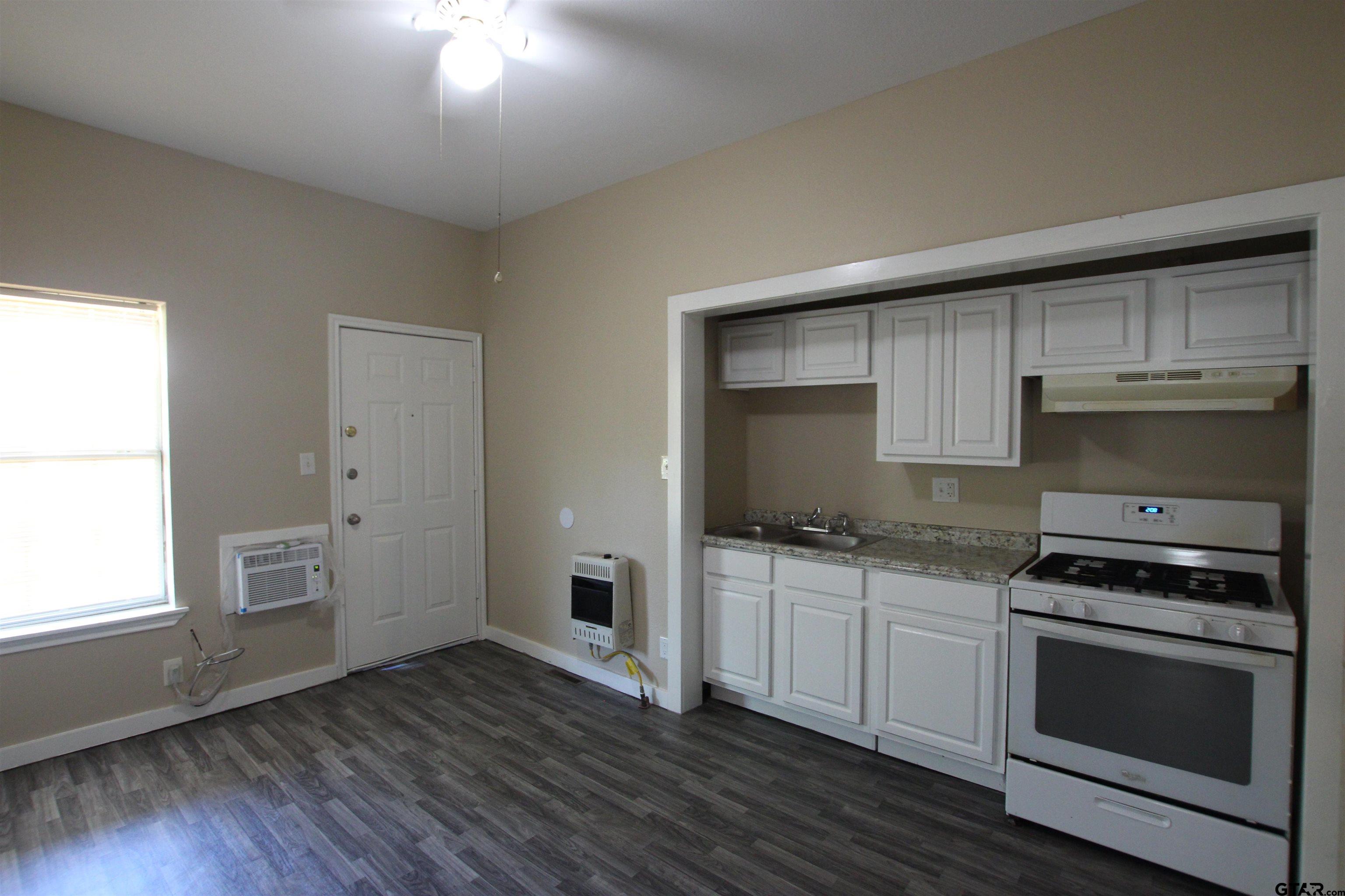 1010 S Bennett Ave Unit C Property Photo 5