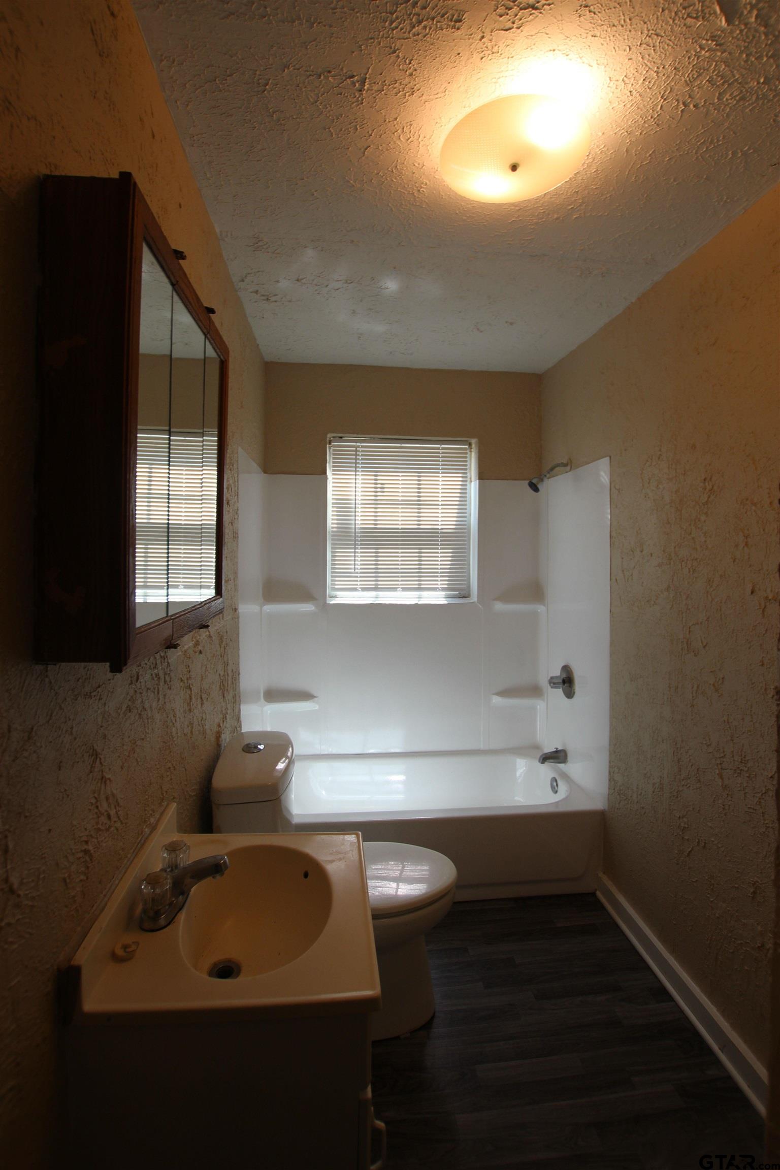 1010 S Bennett Ave Unit C Property Photo 8