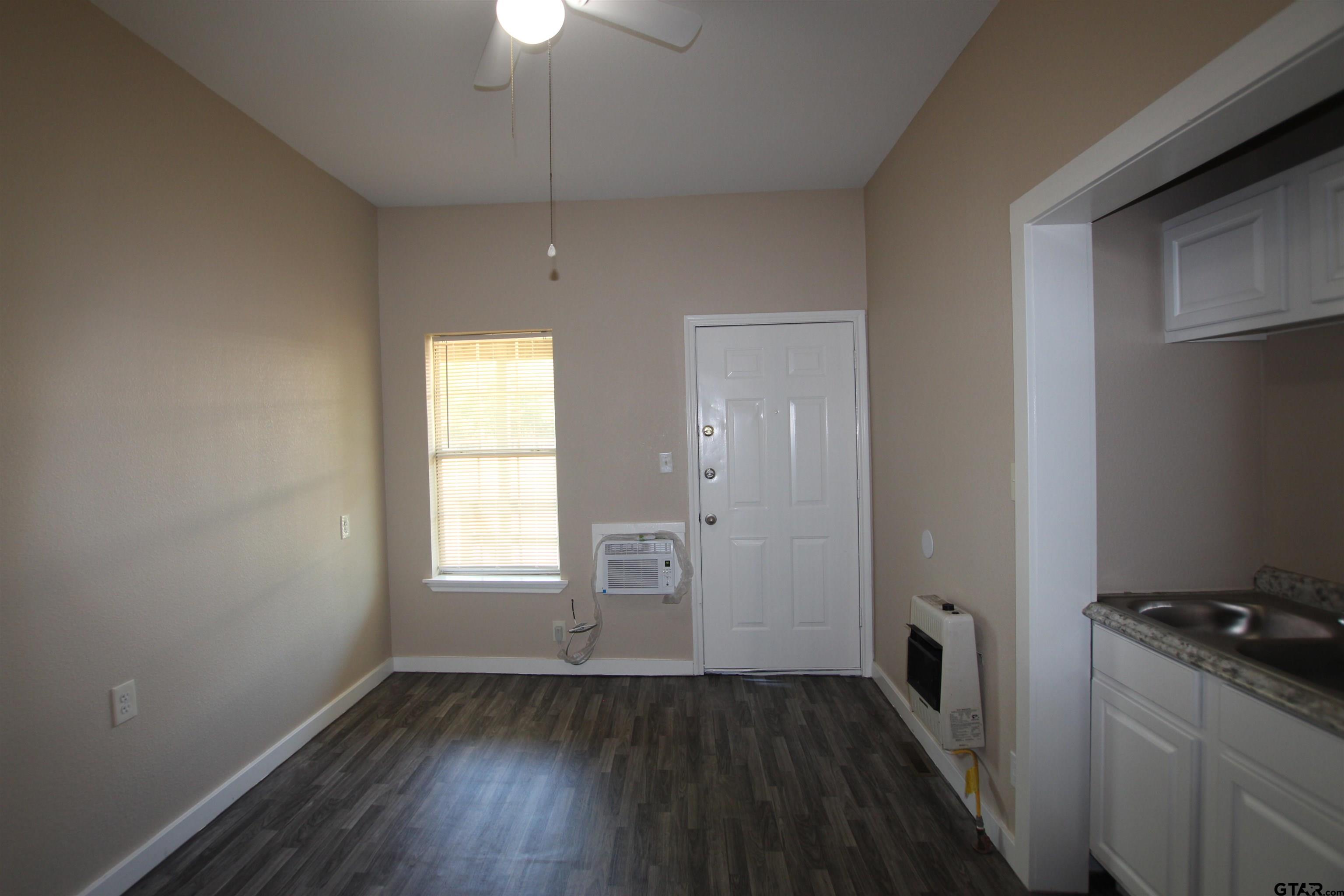 1010 S Bennett Ave Unit C Property Photo 11