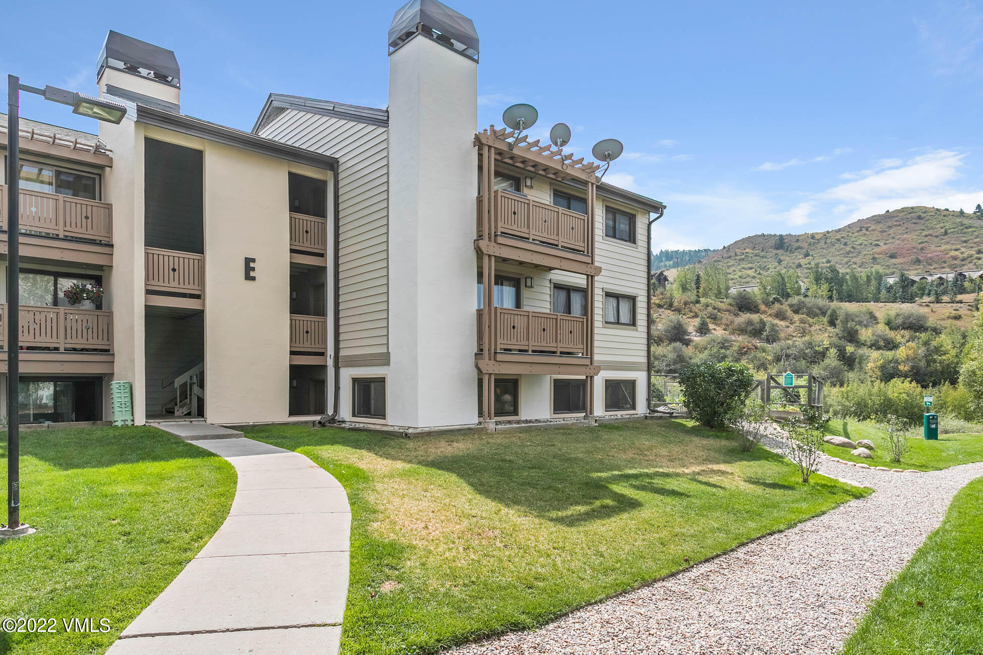 998 W Beaver Creek Boulevard, E309 Property Photo 1