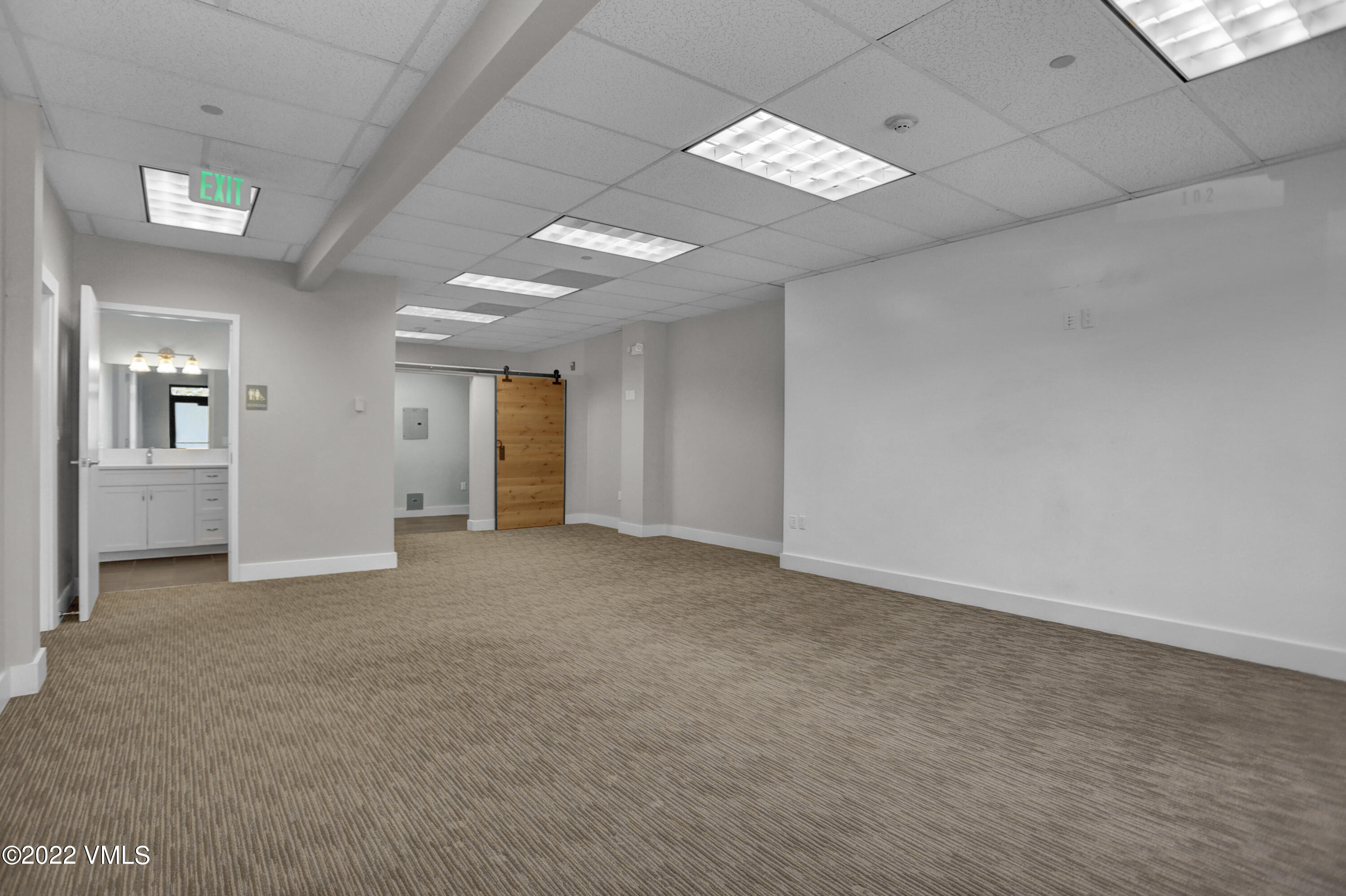 90 Benchmark Road, 102 & 103 Property Photo 5